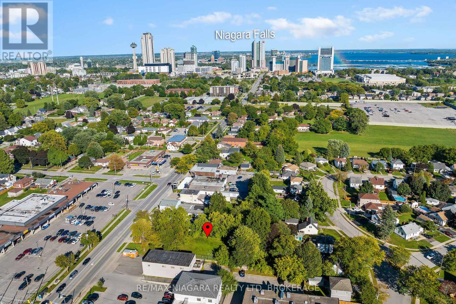 6192 Dunn Street, Niagara Falls (Arad/fallsview), Ontario  L2G 2P1 - Photo 2 - X12356964