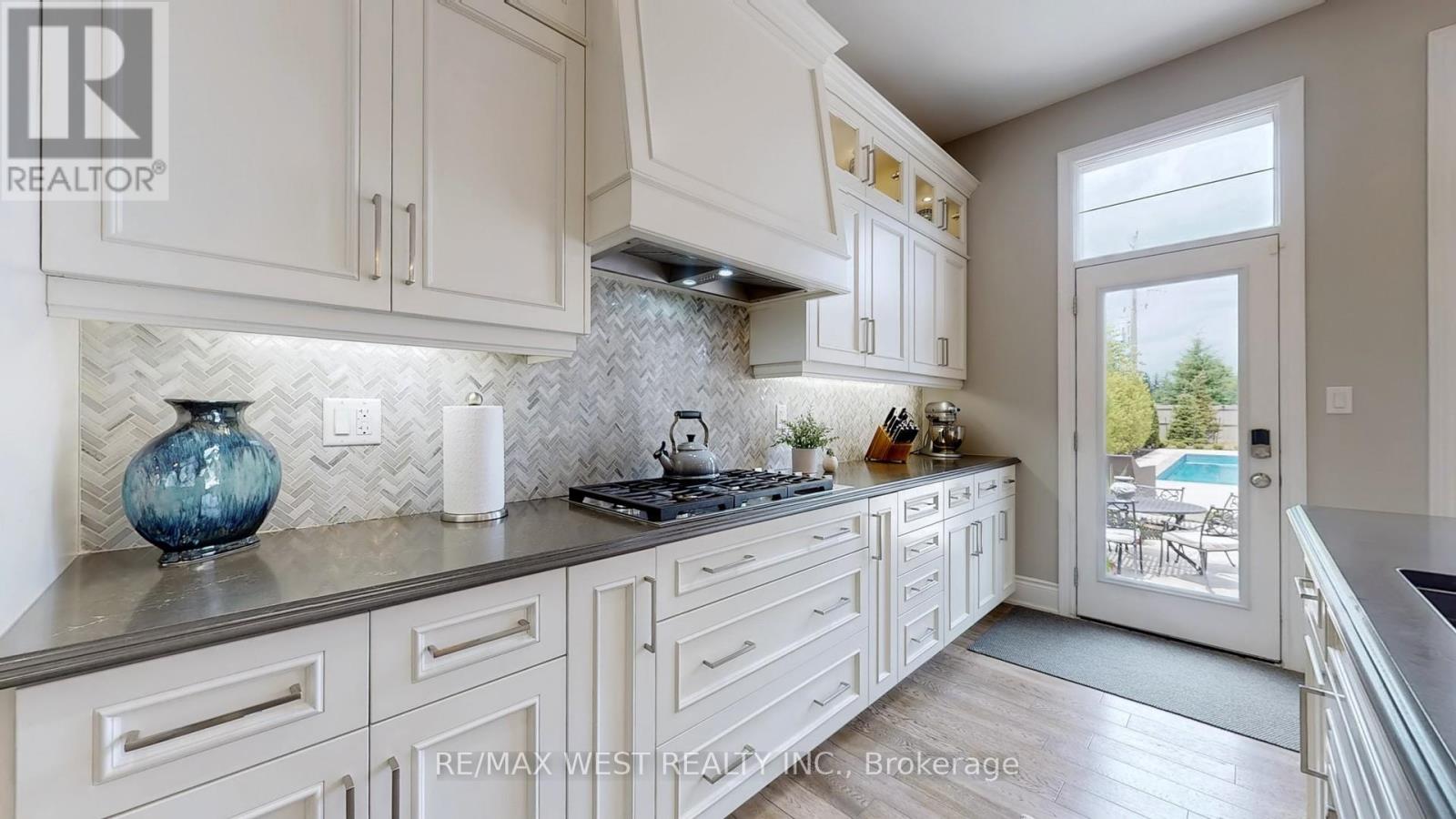 75 Cairns Gate, King (King City), Ontario  L7B 0P5 - Photo 12 - N12282709