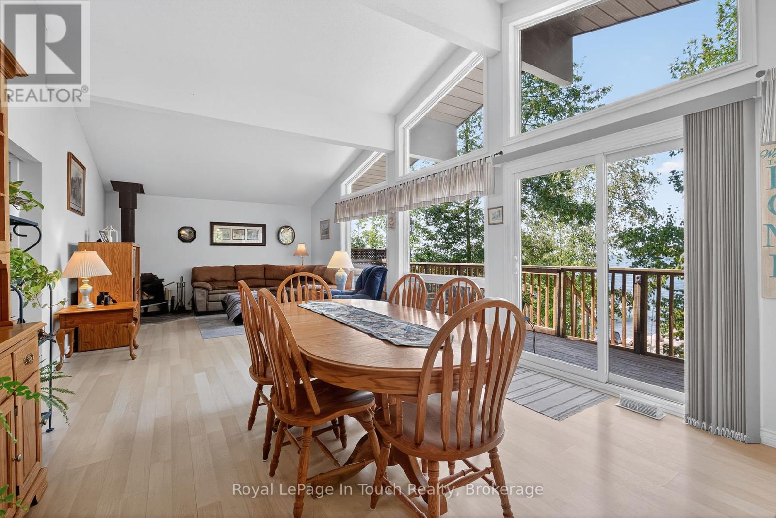 2519 Champlain Road, Tiny, Ontario  L9M 0C3 - Photo 11 - S12356928