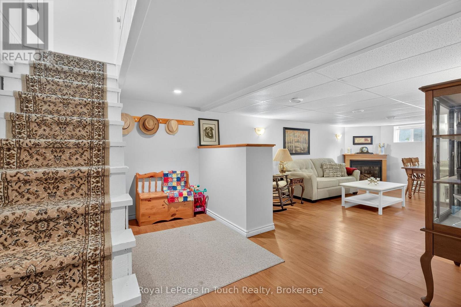 2519 Champlain Road, Tiny, Ontario  L9M 0C3 - Photo 18 - S12356928
