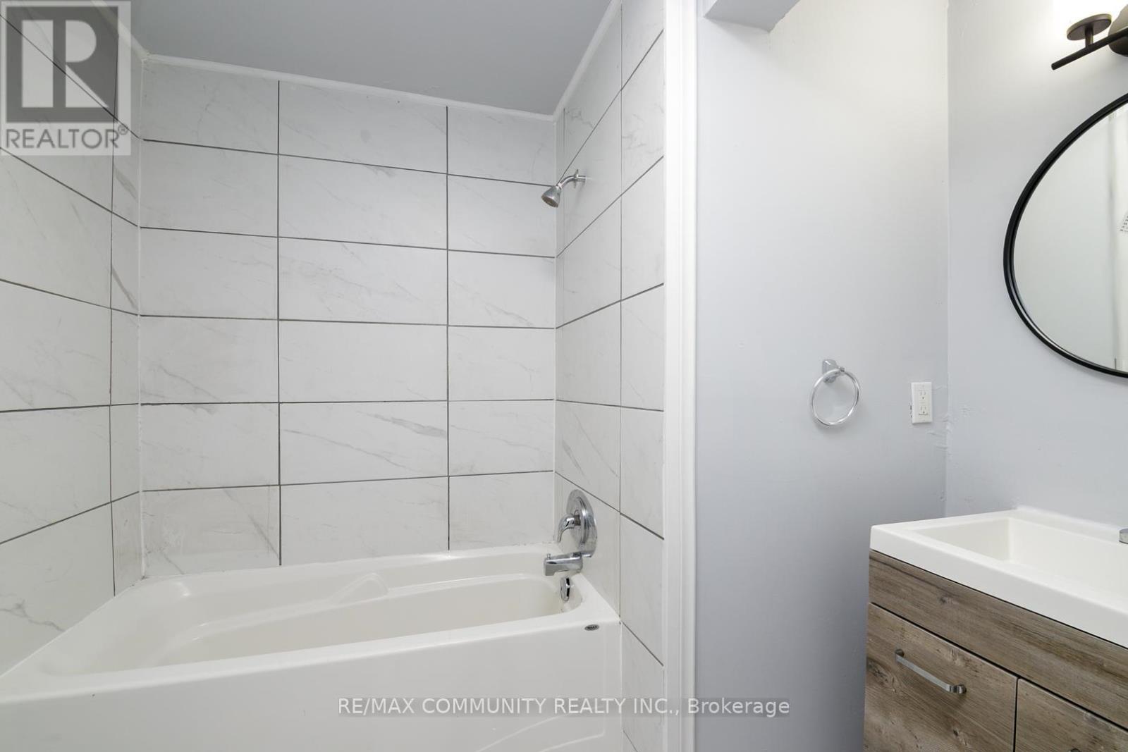 52 Hillside Street, Belleville, Ontario  K8P 3R9 - Photo 12 - X12356792