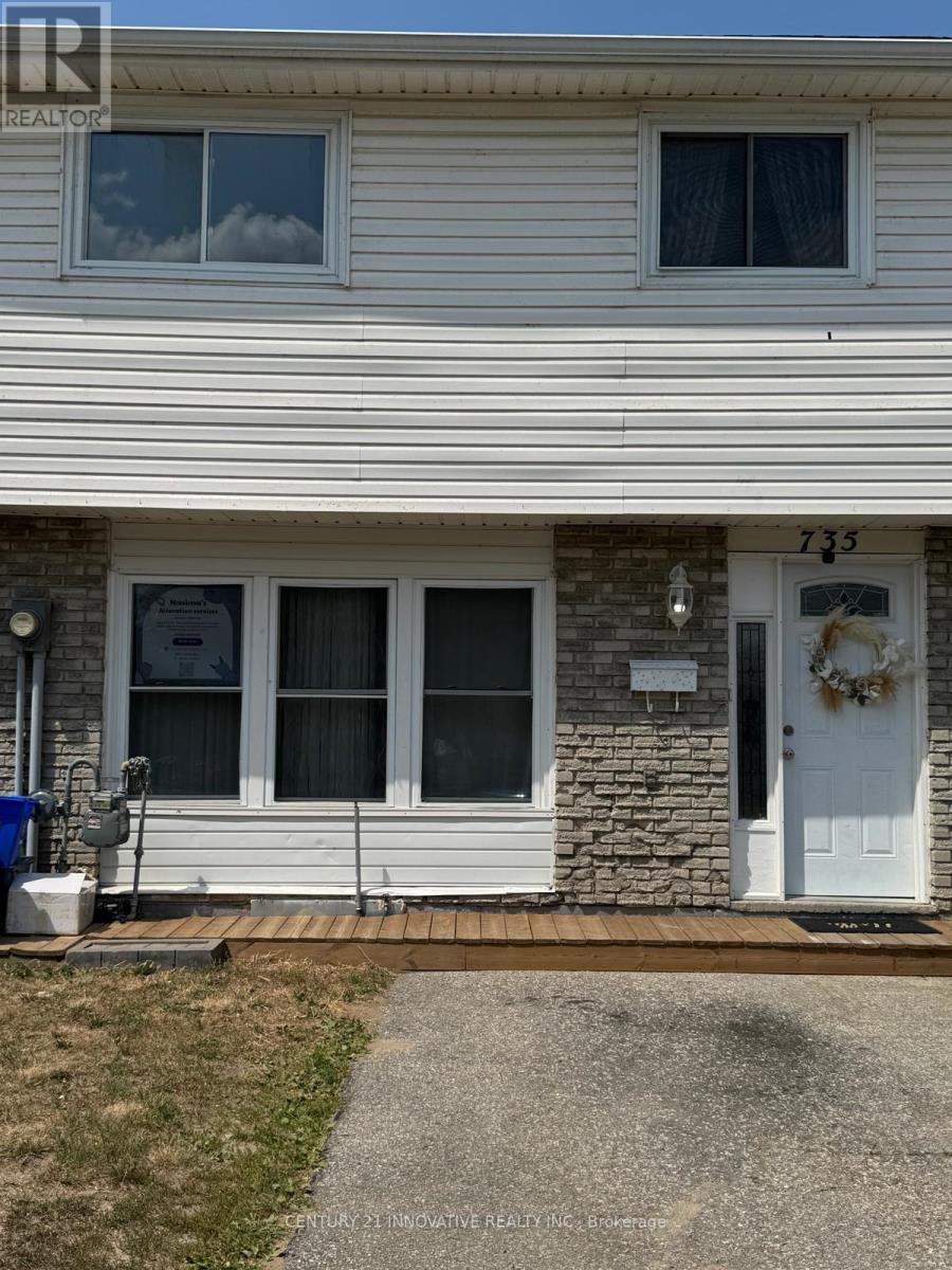Property at 735 PARKVIEW CRESCENT image 2
