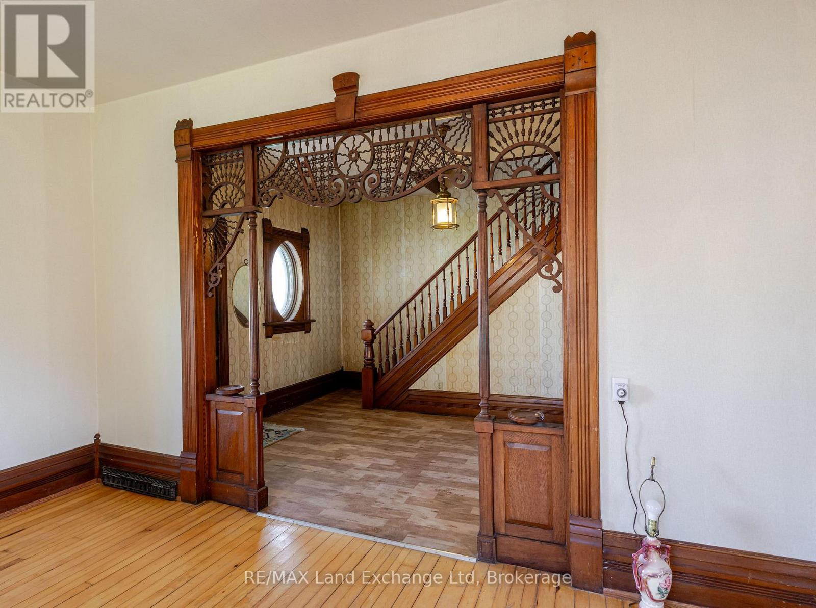 484 Queen Street, North Huron, Ontario  N0M 1H0 - Photo 12 - X12356906