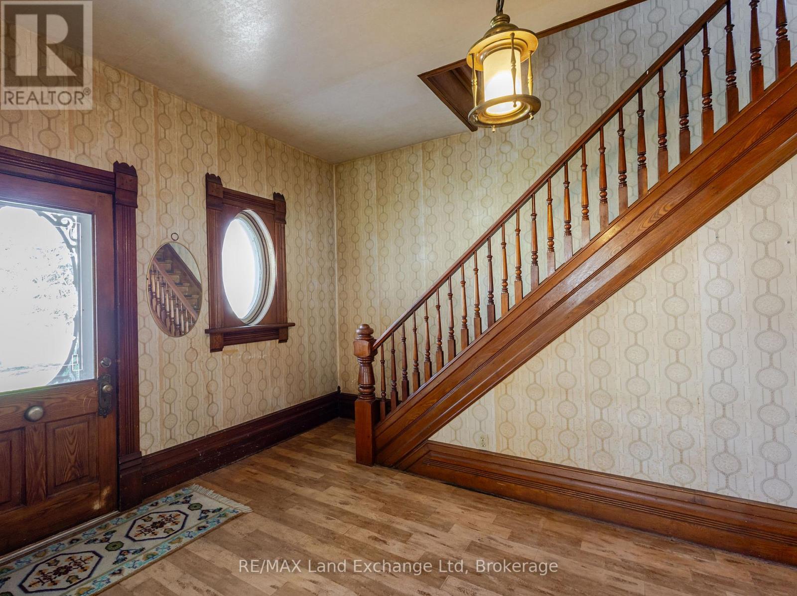 484 Queen Street, North Huron, Ontario  N0M 1H0 - Photo 13 - X12356906
