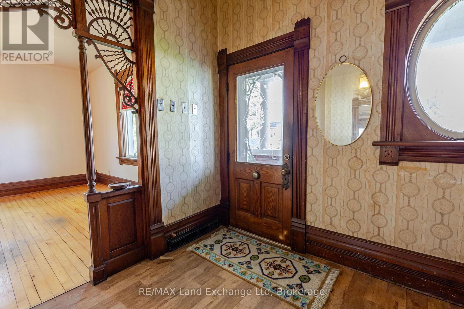 484 Queen Street, North Huron, Ontario  N0M 1H0 - Photo 17 - X12356906