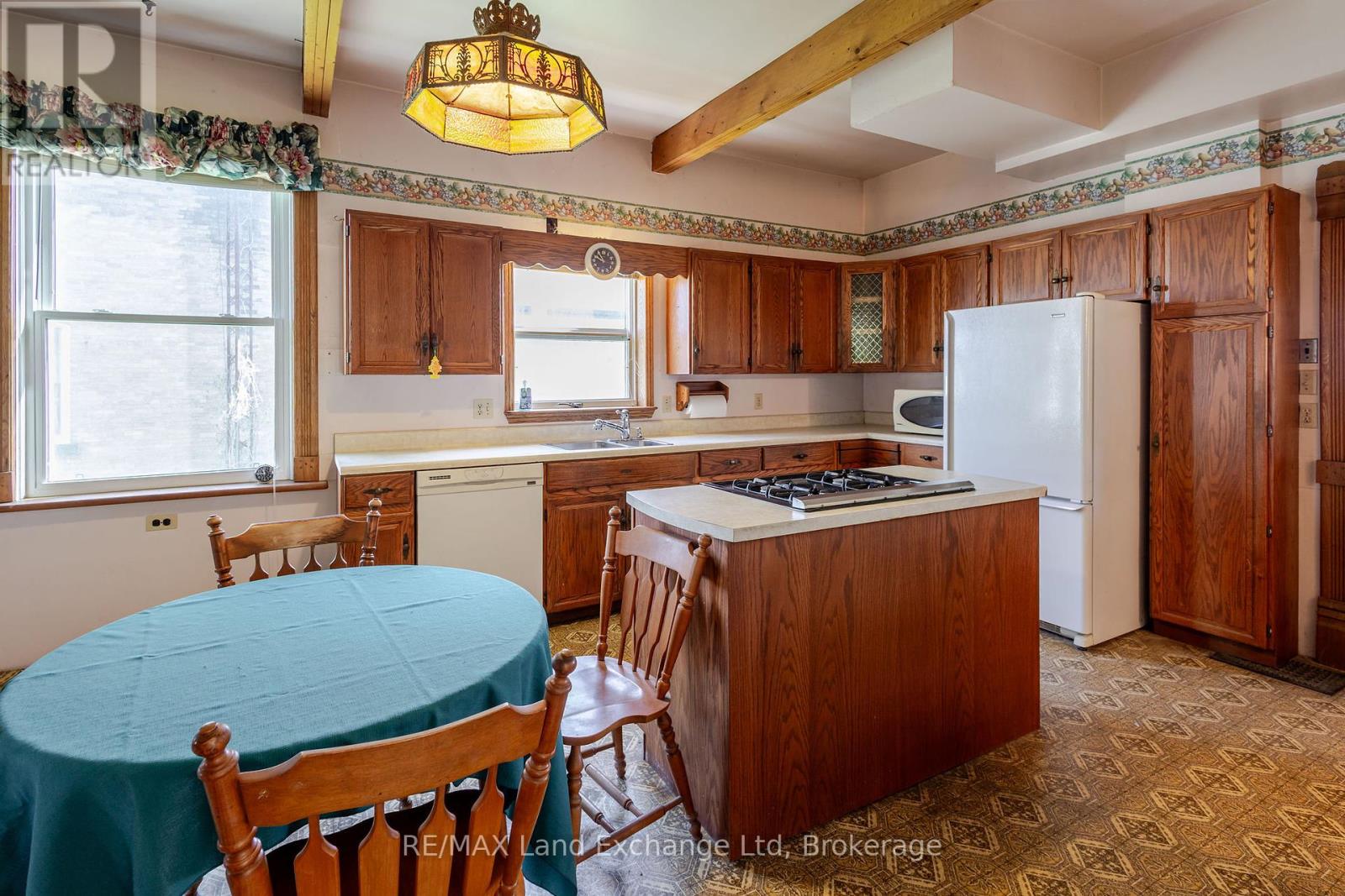 484 Queen Street, North Huron, Ontario  N0M 1H0 - Photo 20 - X12356906