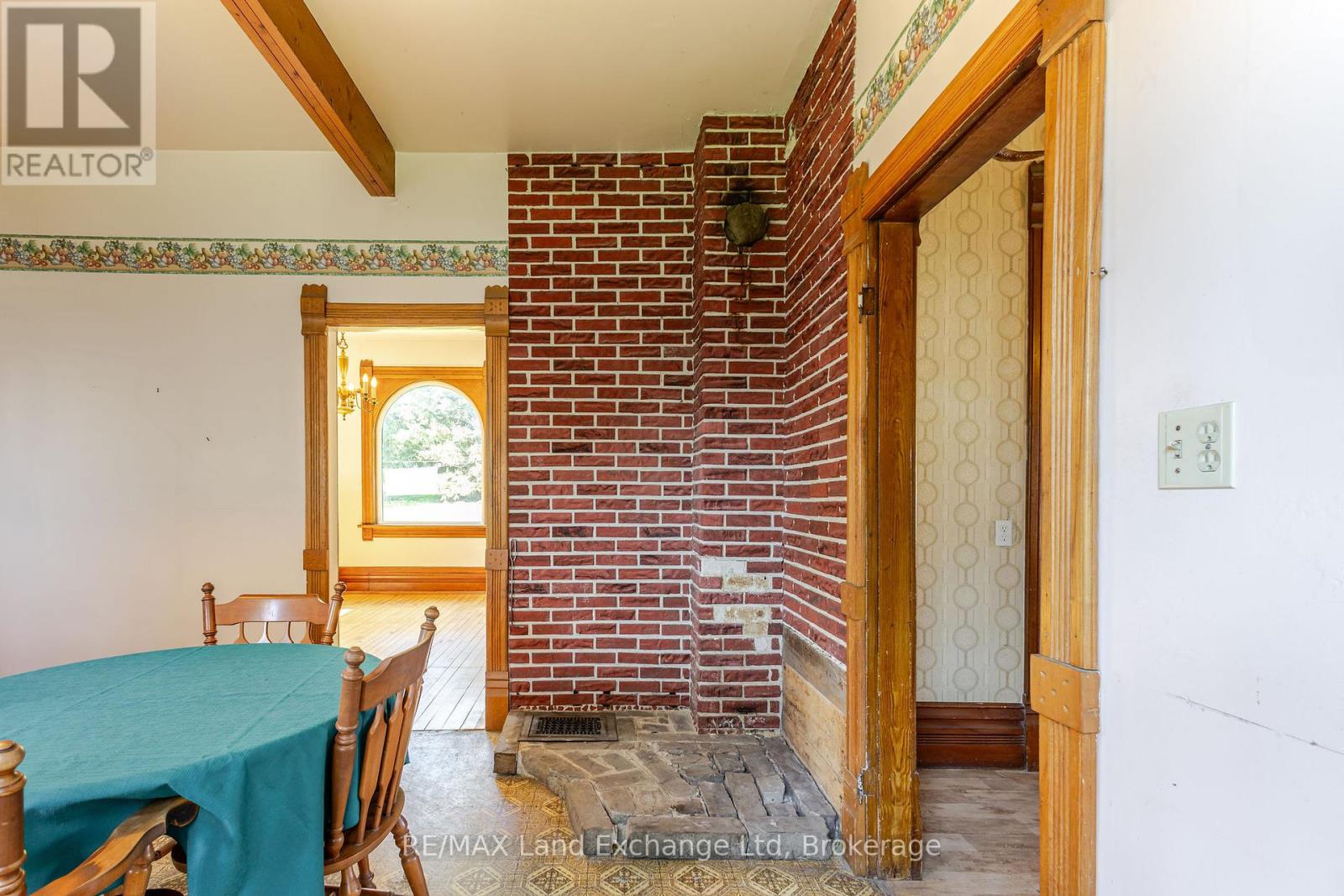 484 Queen Street, North Huron, Ontario  N0M 1H0 - Photo 25 - X12356906