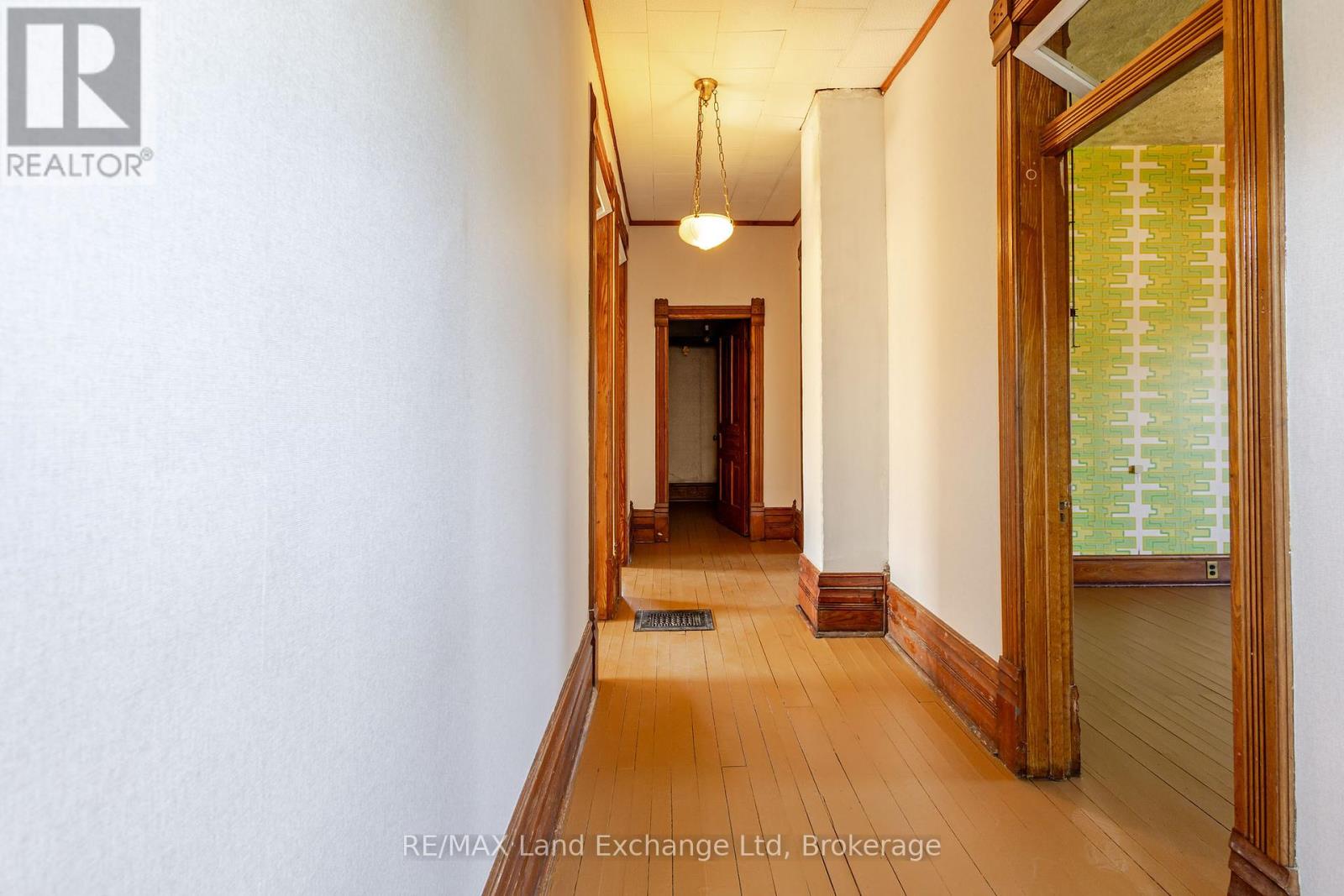 484 Queen Street, North Huron, Ontario  N0M 1H0 - Photo 26 - X12356906