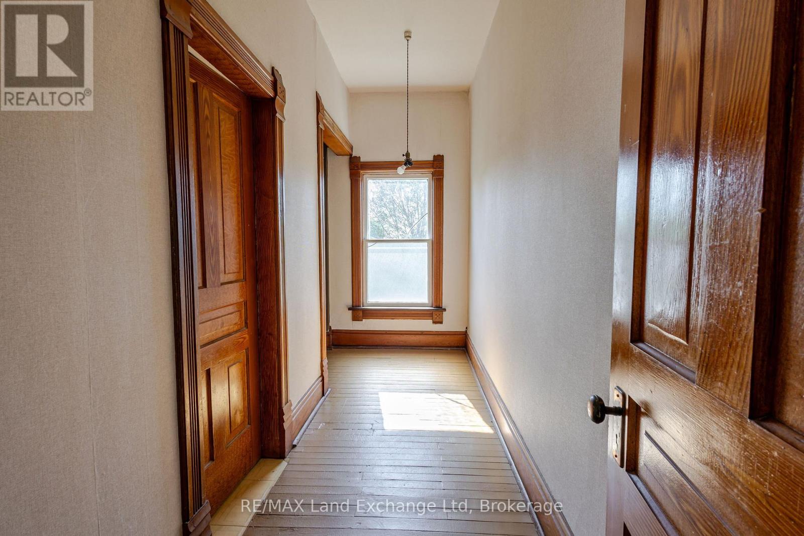 484 Queen Street, North Huron, Ontario  N0M 1H0 - Photo 34 - X12356906
