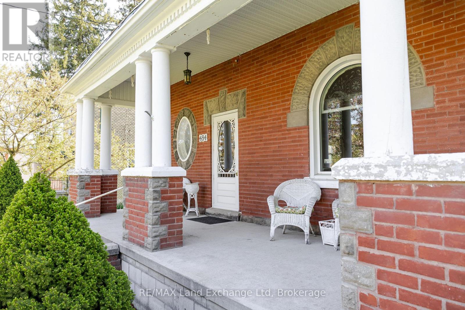 484 Queen Street, North Huron, Ontario  N0M 1H0 - Photo 4 - X12356906