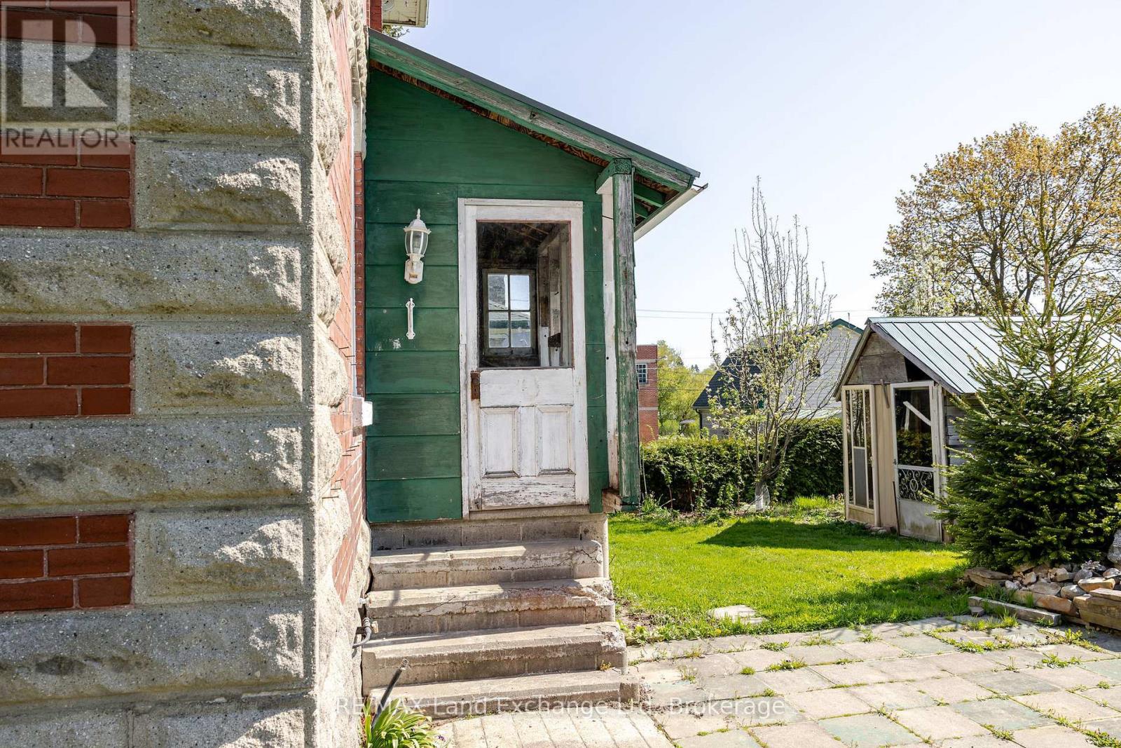 484 Queen Street, North Huron, Ontario  N0M 1H0 - Photo 40 - X12356906