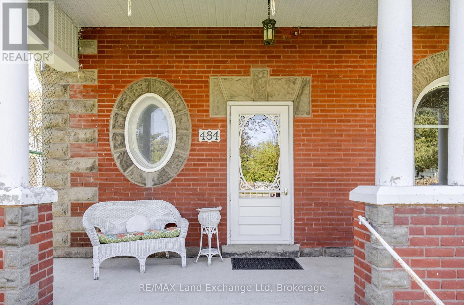 484 Queen Street, North Huron, Ontario  N0M 1H0 - Photo 5 - X12356906