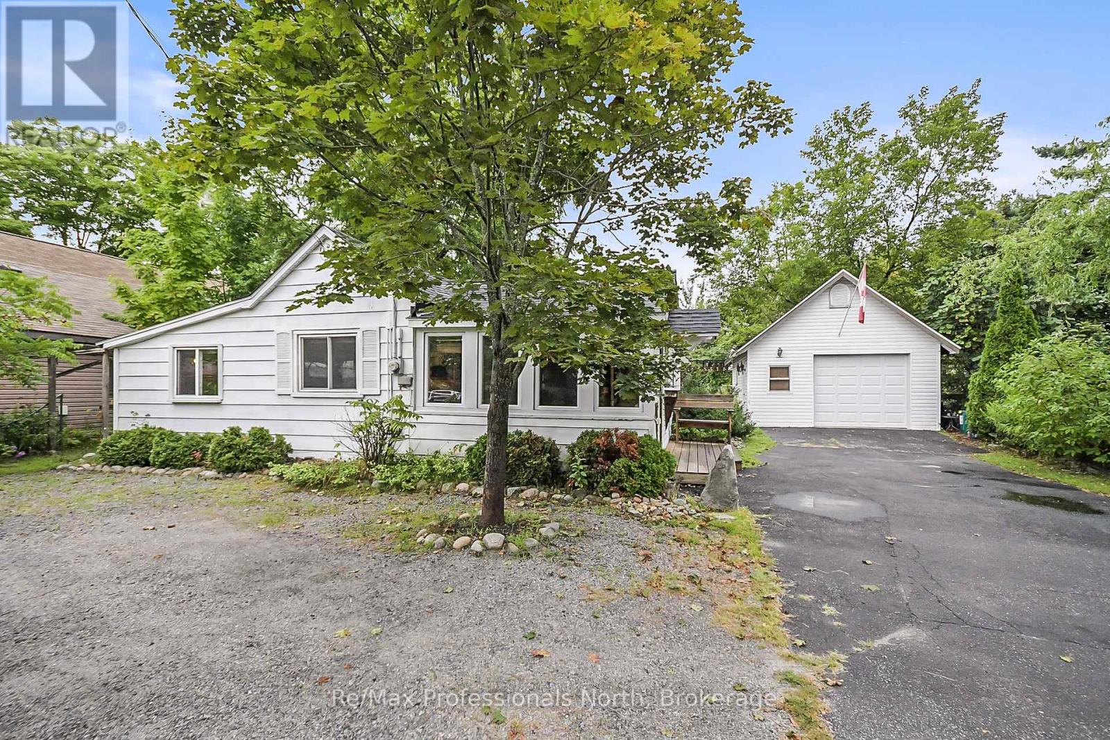 520 FIRST STREET N, Gravenhurst, Ontario
