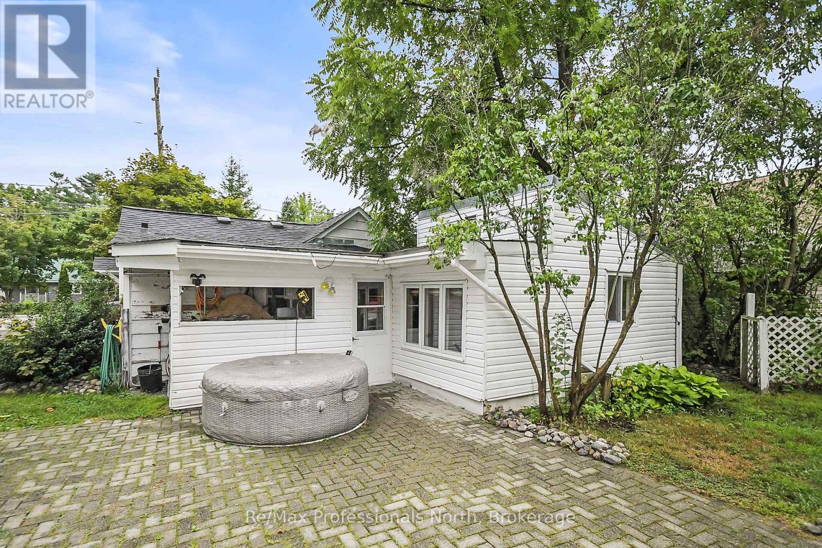 520 First Street N, Gravenhurst, Ontario  P1P 1B9 - Photo 23 - X12356952