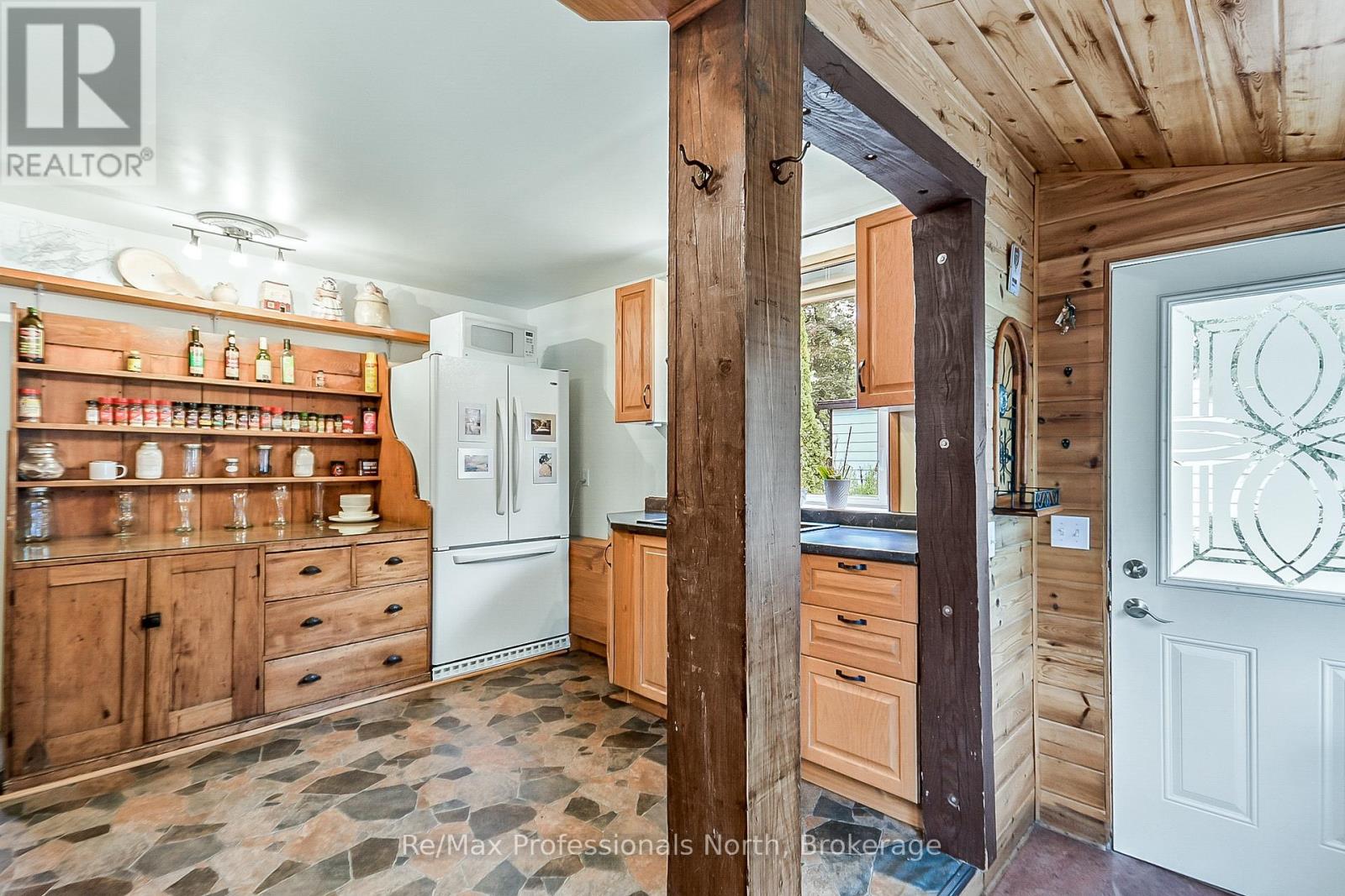 520 First Street N, Gravenhurst, Ontario  P1P 1B9 - Photo 6 - X12356952