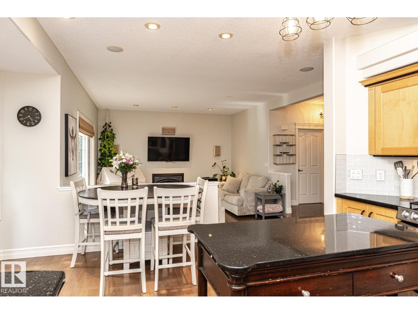 160 Carlson Cl Nw, Edmonton, Alberta  T6R 2J7 - Photo 11 - E4454003