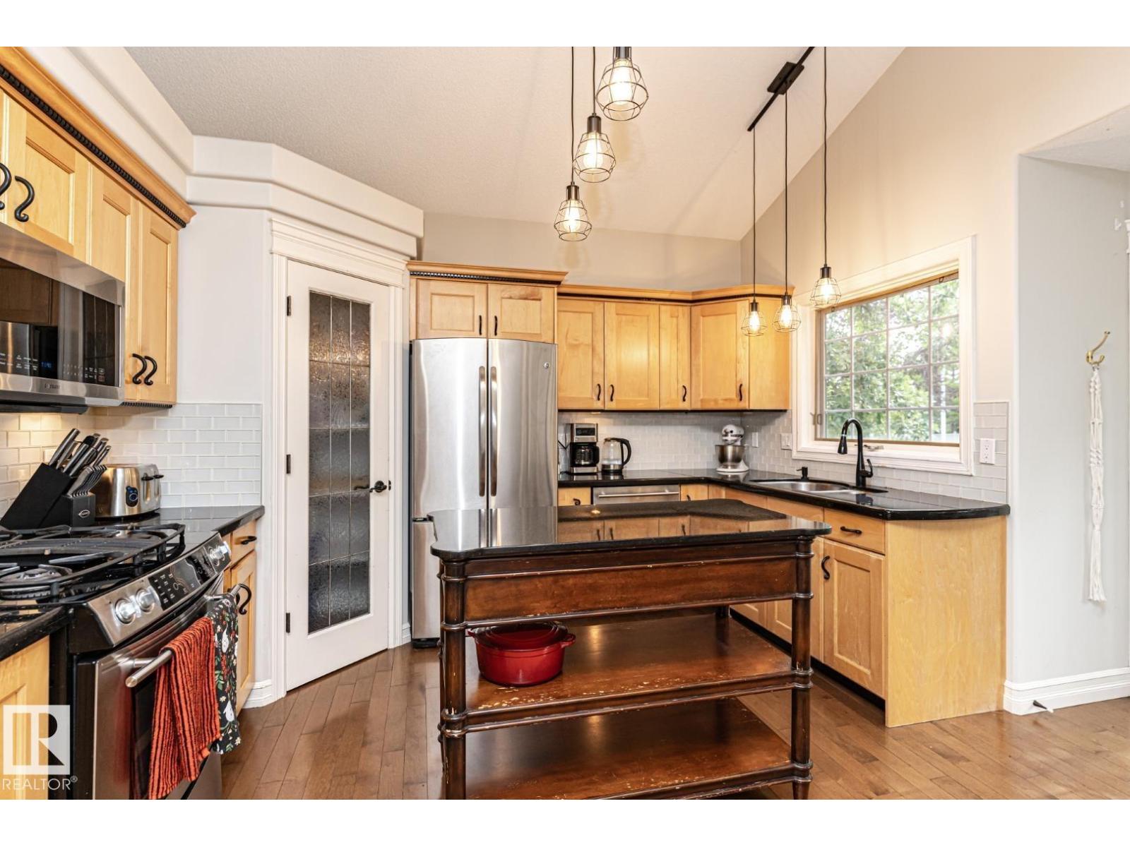 160 Carlson Cl Nw, Edmonton, Alberta  T6R 2J7 - Photo 8 - E4454003