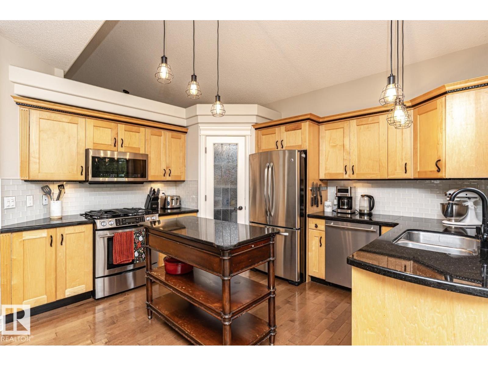 160 Carlson Cl Nw, Edmonton, Alberta  T6R 2J7 - Photo 9 - E4454003