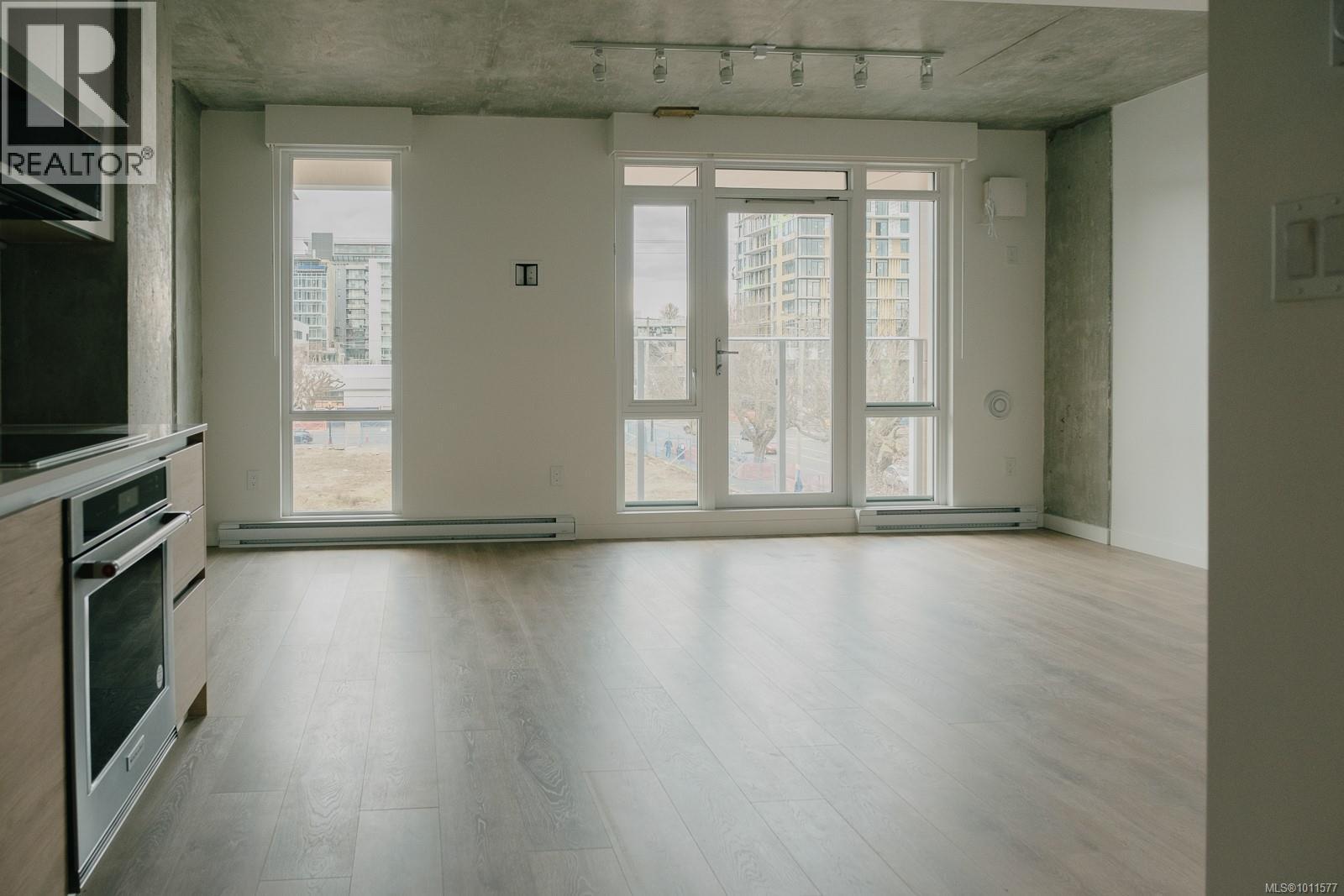 203 1097 View St, Victoria, British Columbia  V8V 3Z9 - Photo 3 - 1011577