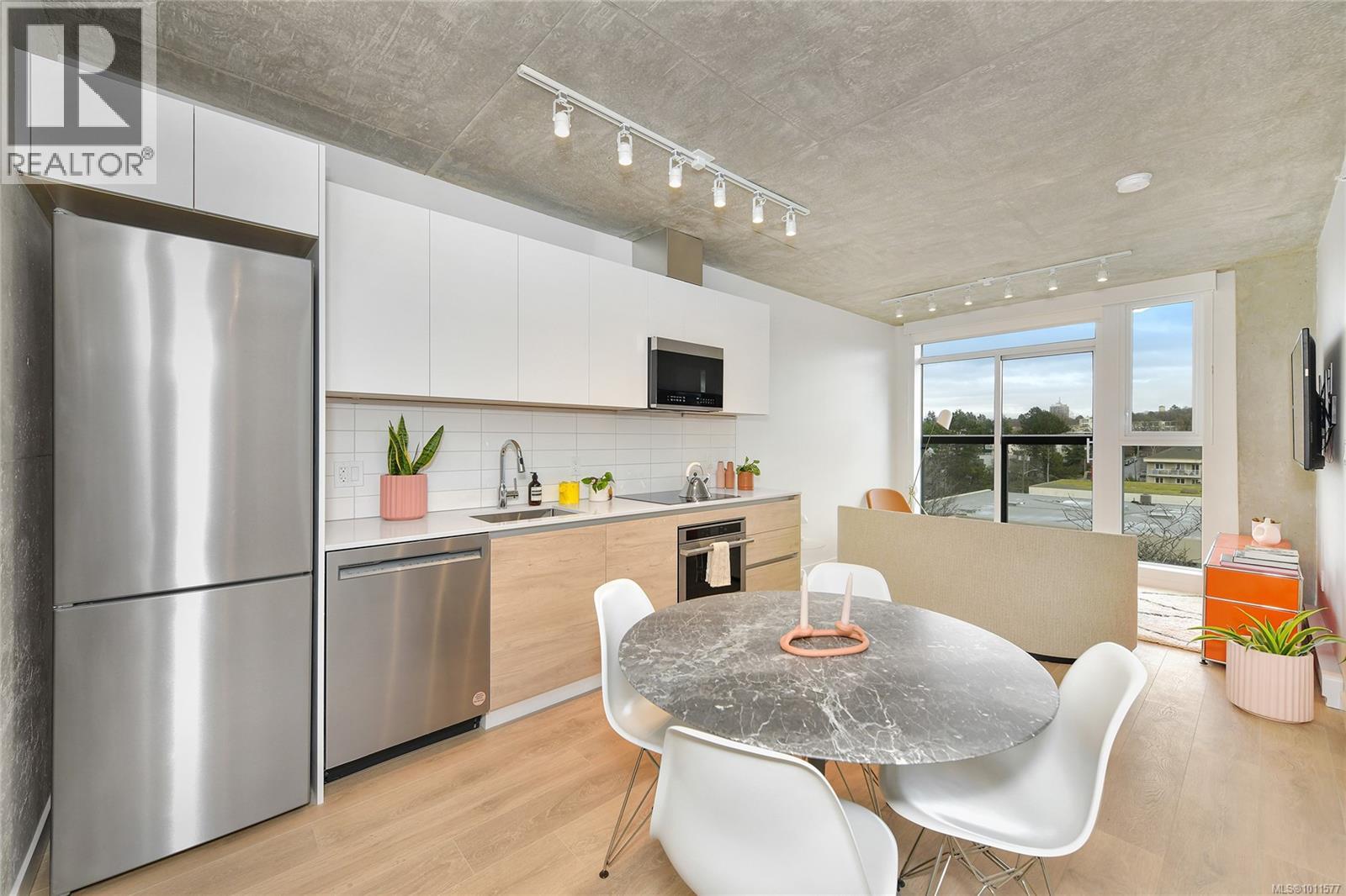 203 1097 View St, Victoria, British Columbia  V8V 3Z9 - Photo 38 - 1011577