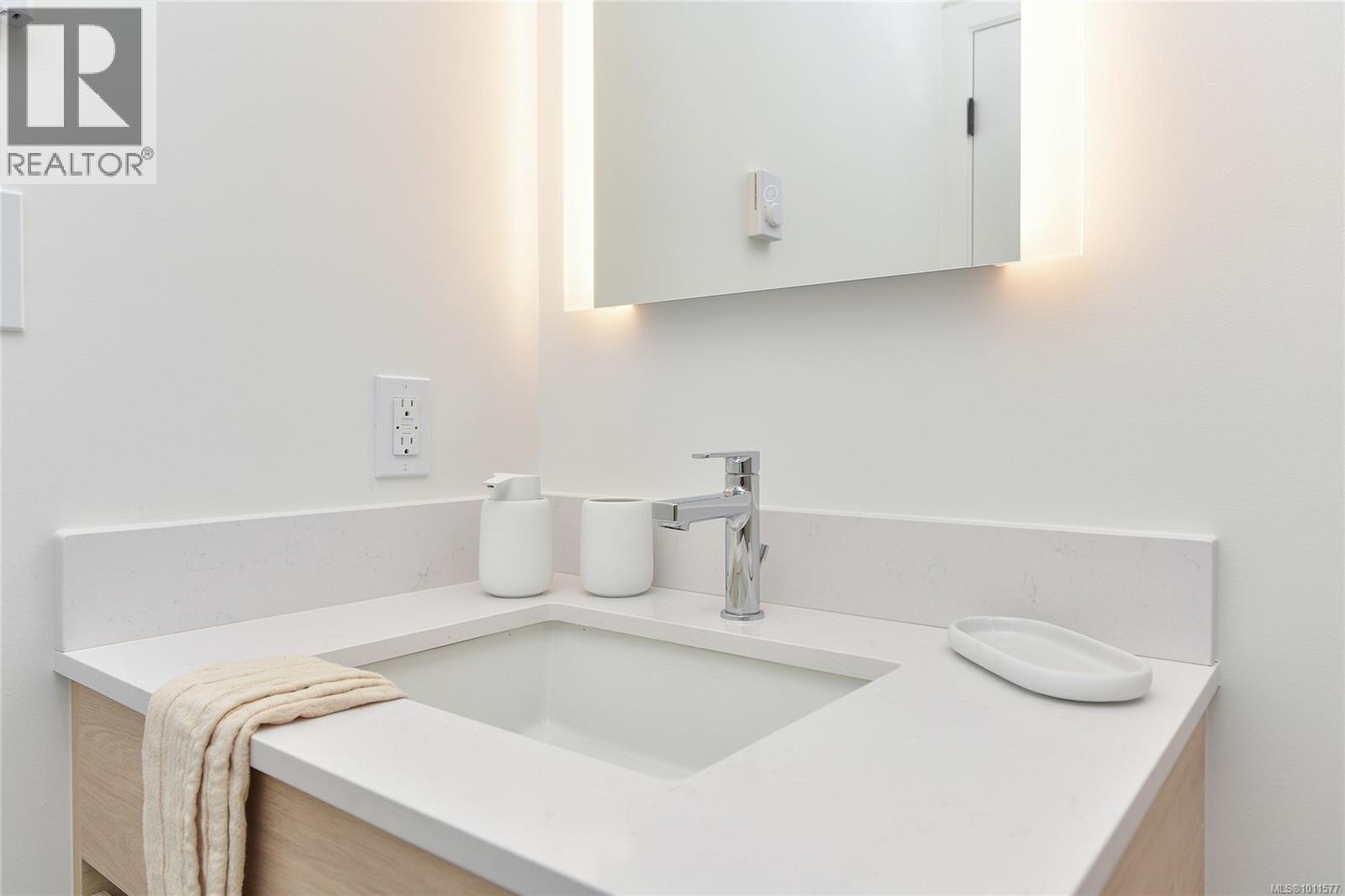 203 1097 View St, Victoria, British Columbia  V8V 3Z9 - Photo 58 - 1011577