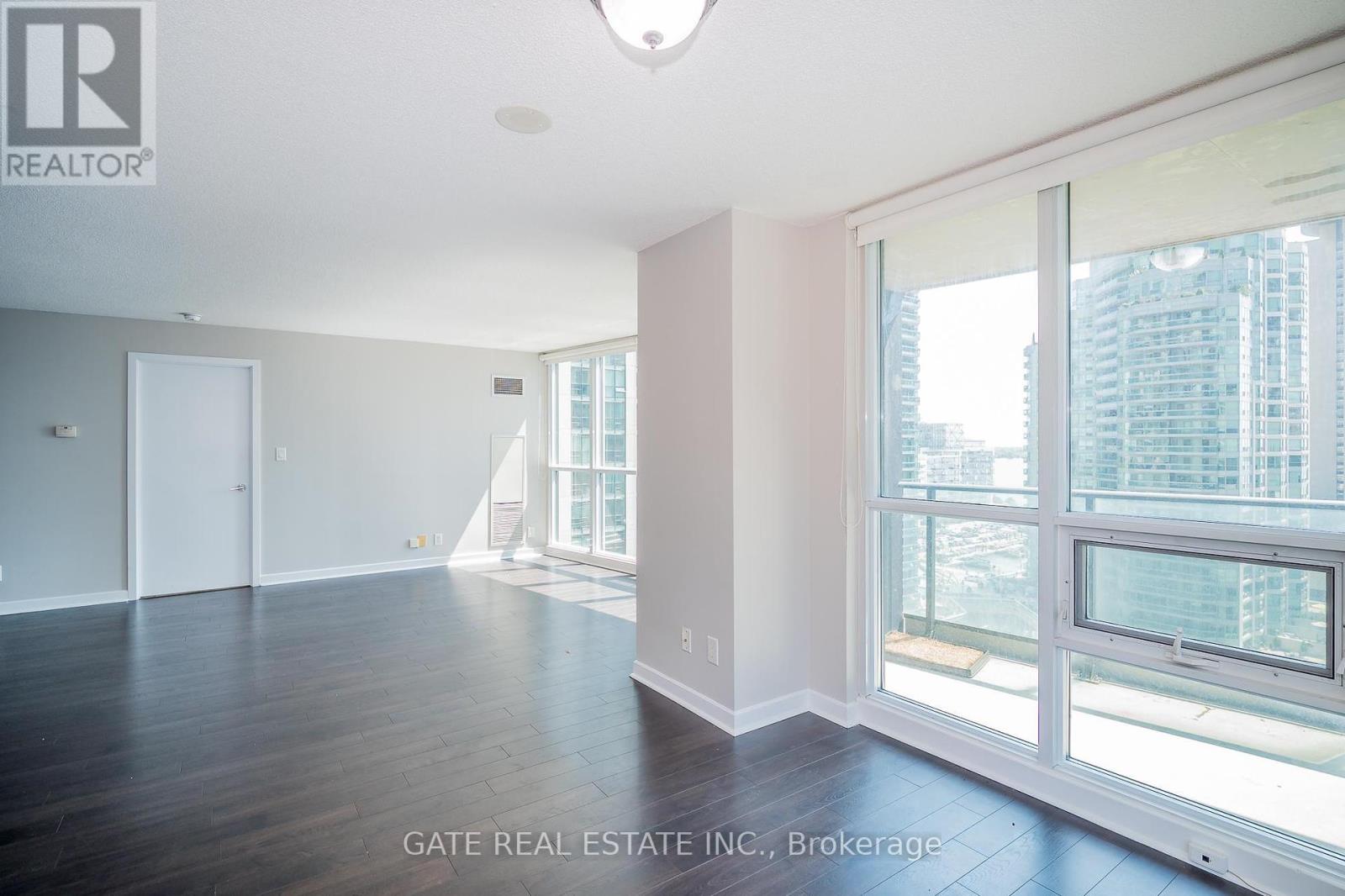 1410 - 18 Harbour Street, Toronto, Ontario  M5J 2Z6 - Photo 15 - C12356969