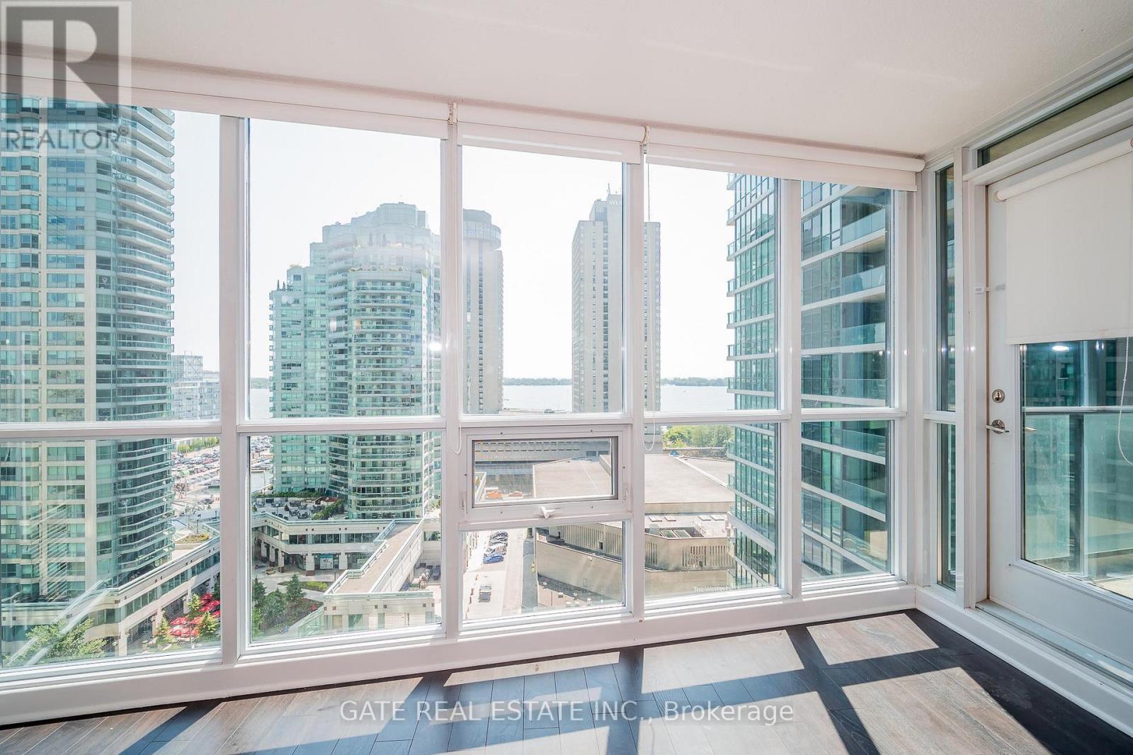 1410 - 18 Harbour Street, Toronto, Ontario  M5J 2Z6 - Photo 18 - C12356969