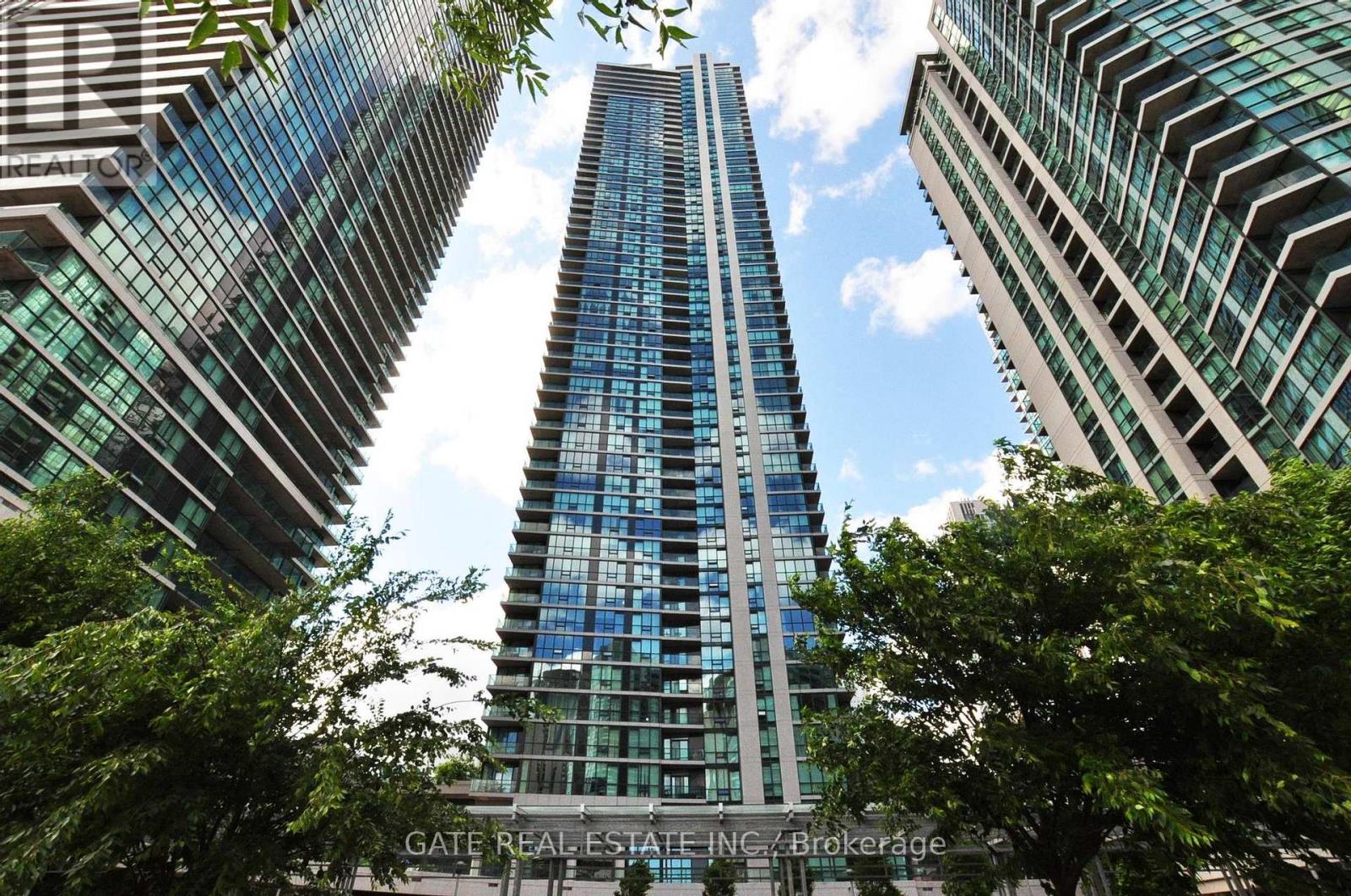1410 - 18 Harbour Street, Toronto, Ontario  M5J 2Z6 - Photo 2 - C12356969