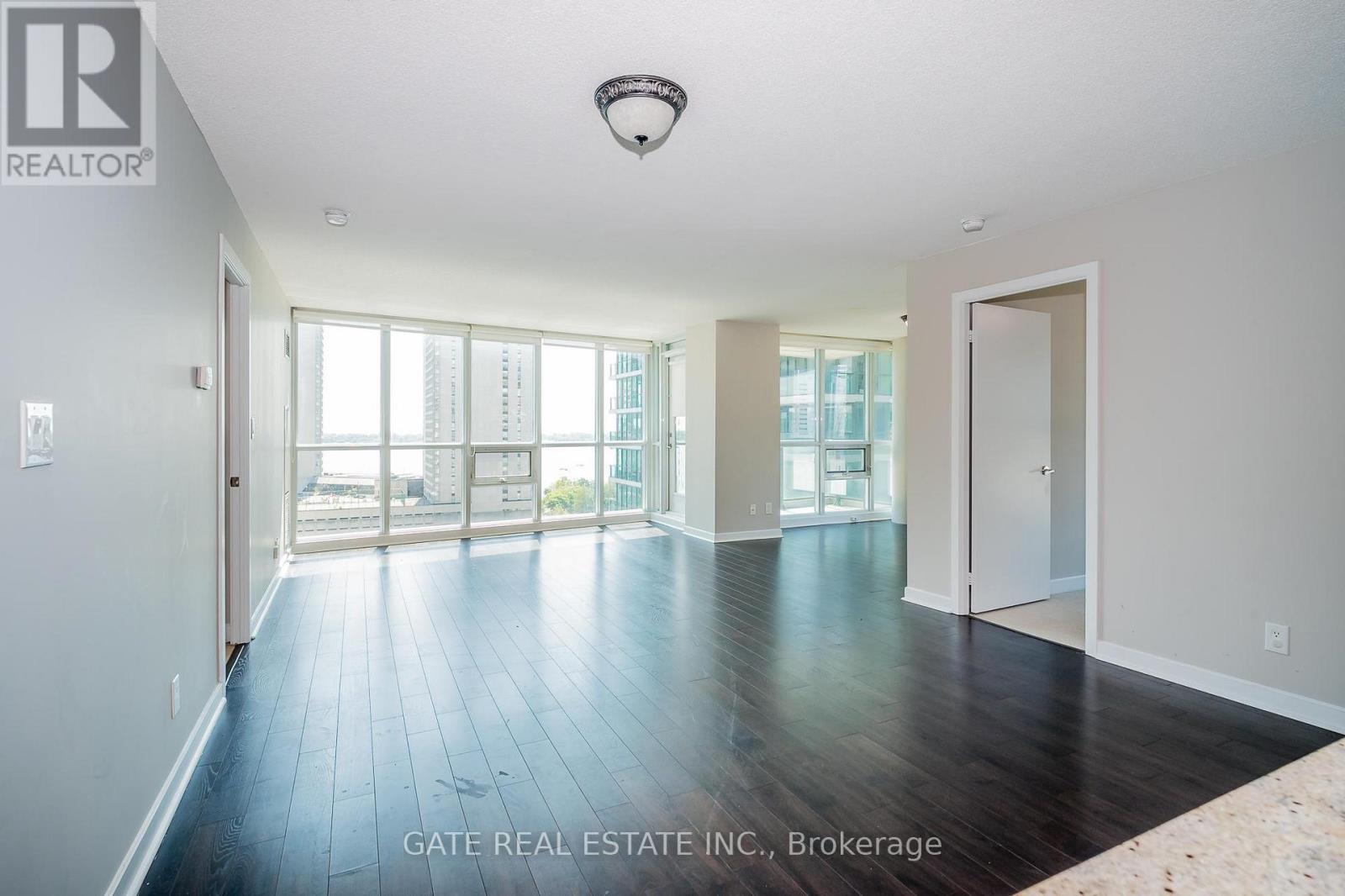 1410 - 18 Harbour Street, Toronto, Ontario  M5J 2Z6 - Photo 9 - C12356969