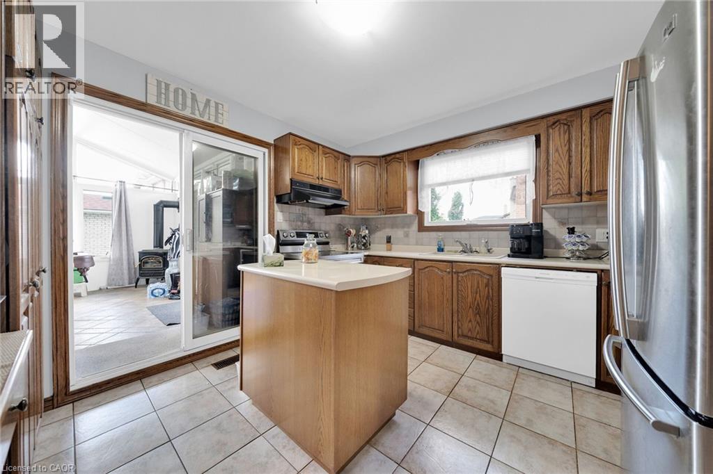 35 Macintosh Drive, Stoney Creek, Ontario  L8E 4E4 - Photo 9 - 40762081