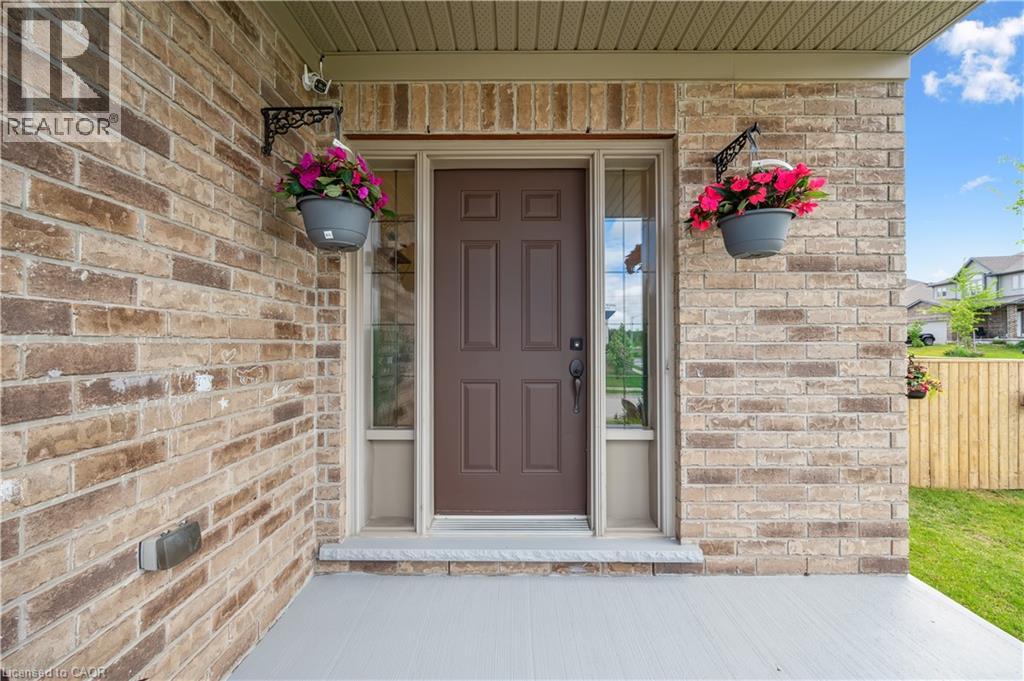 450 Applegate Court, Waterloo, Ontario  N2T 0A9 - Photo 4 - 40761964