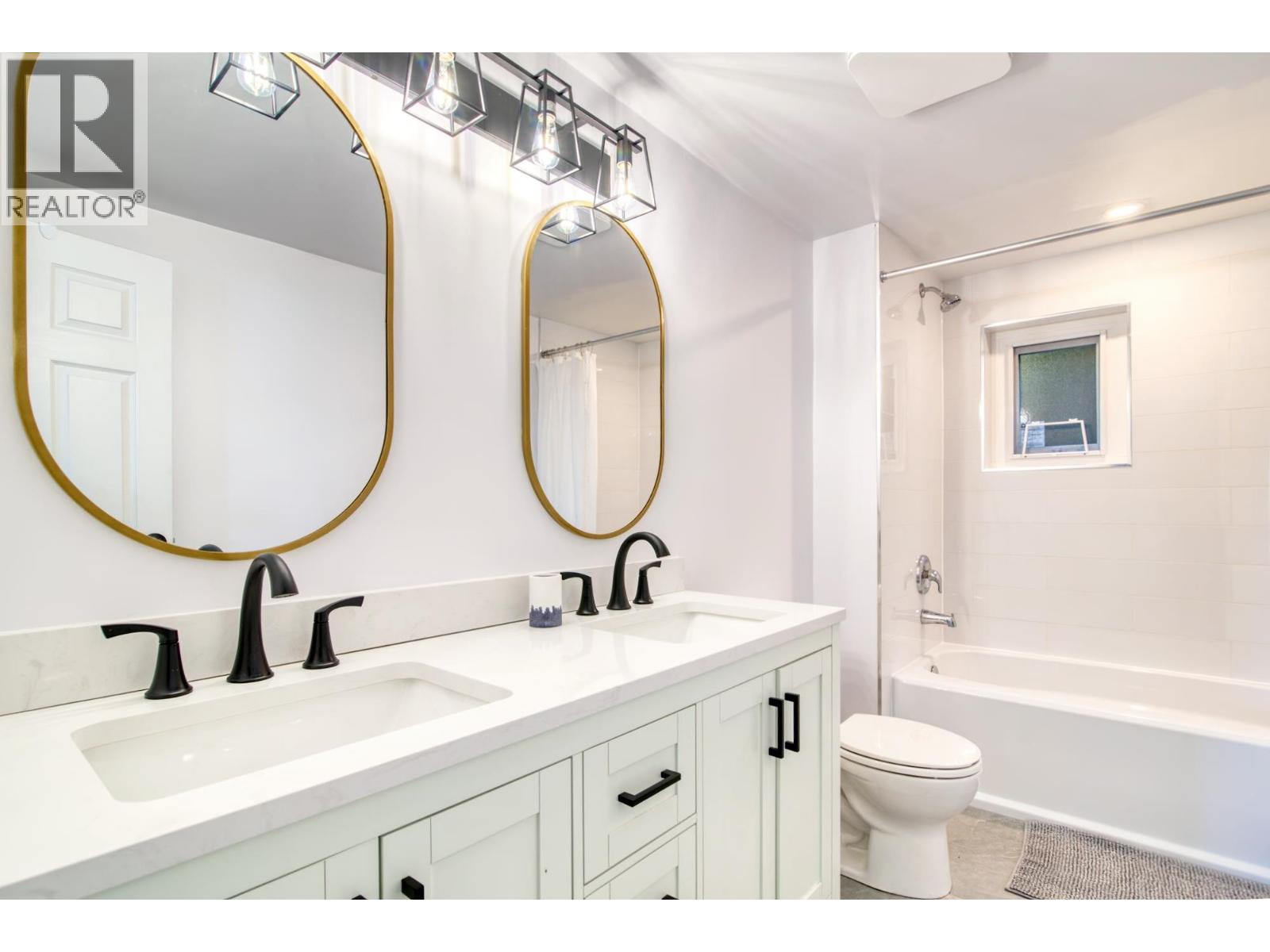5639 O'brian Road, Halfmoon Bay, British Columbia  V7Z 1E9 - Photo 18 - R3039193