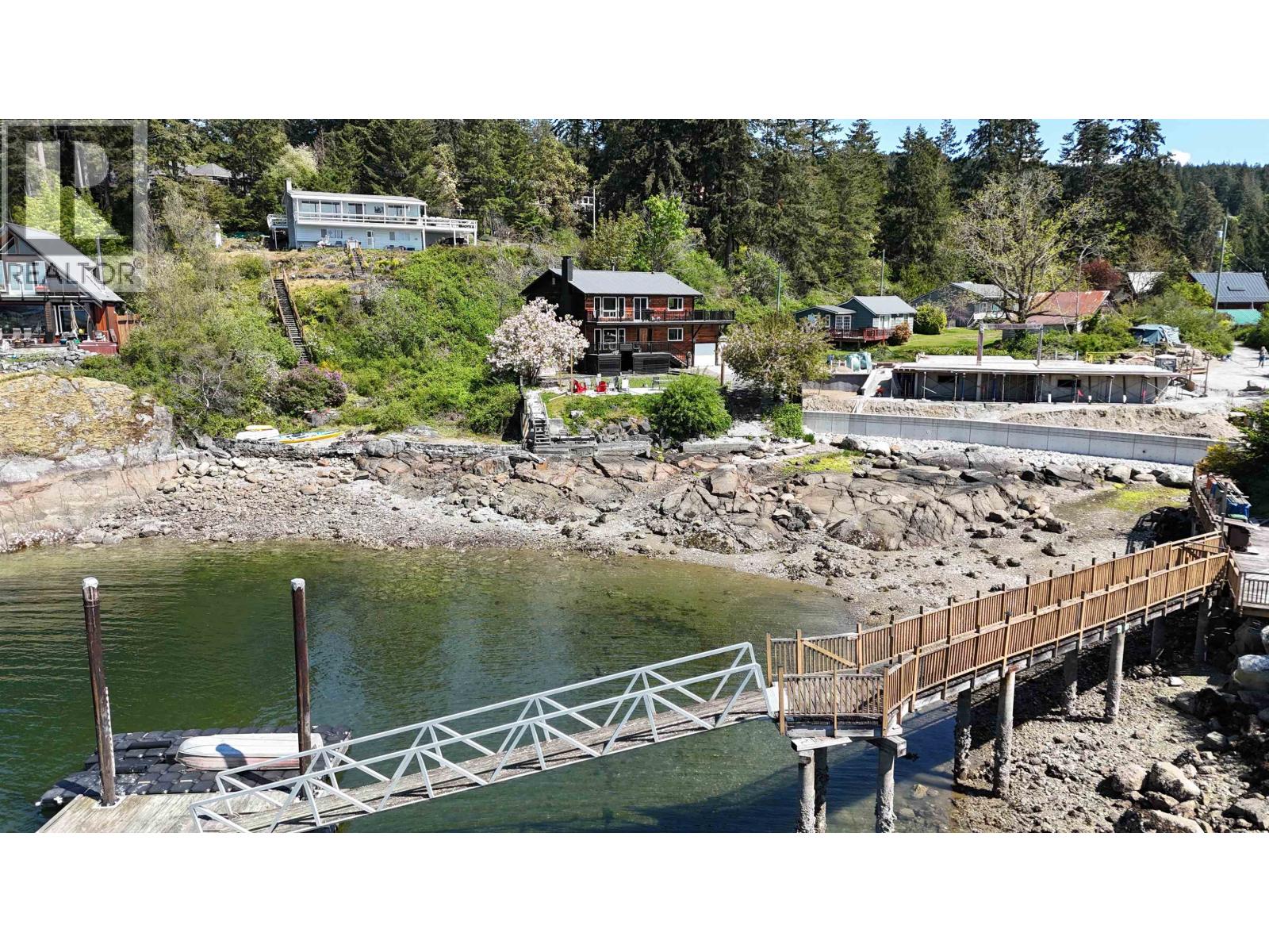 5639 O'BRIAN ROAD, Halfmoon Bay, British Columbia