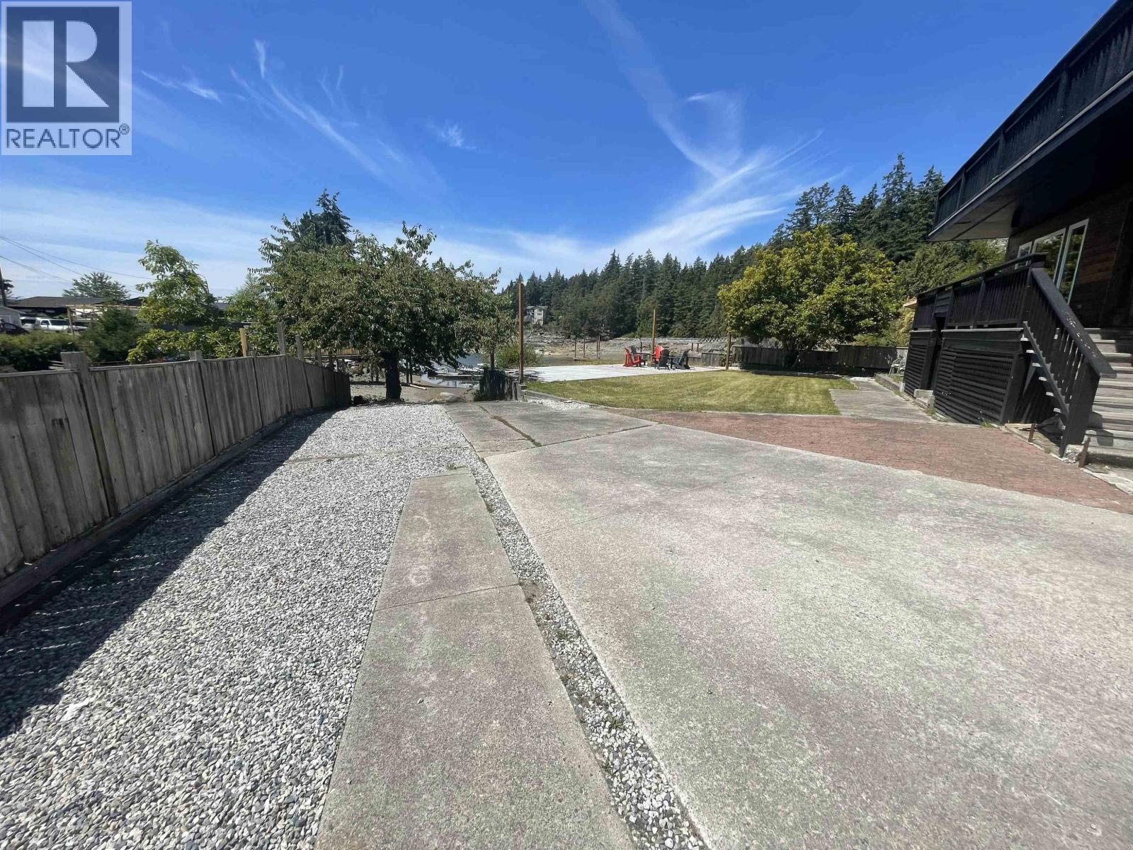 5639 O'brian Road, Halfmoon Bay, British Columbia  V7Z 1E9 - Photo 36 - R3039193