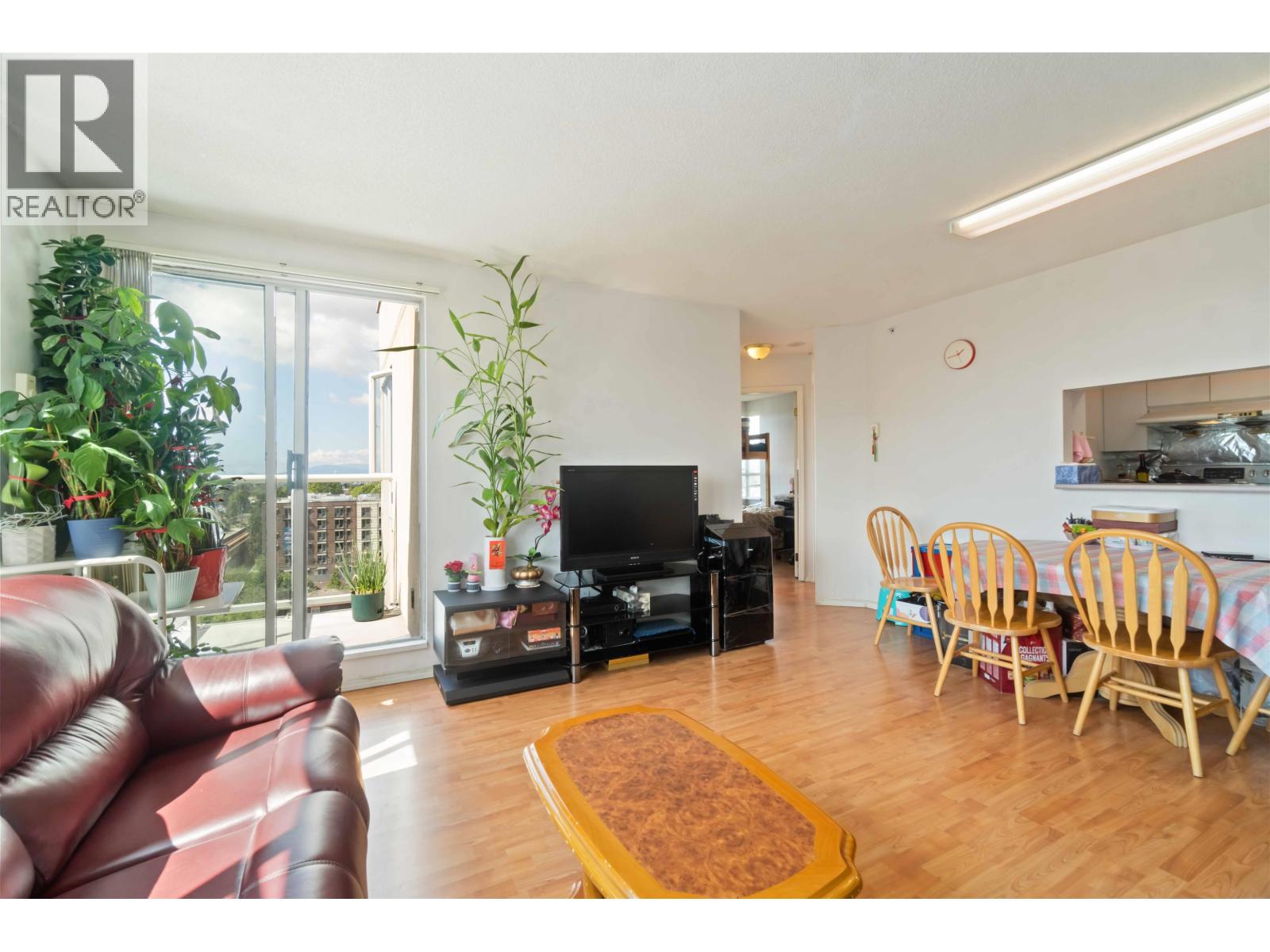 1204 3455 Ascot Place, Vancouver, British Columbia  V5R 6B7 - Photo 2 - R3039088