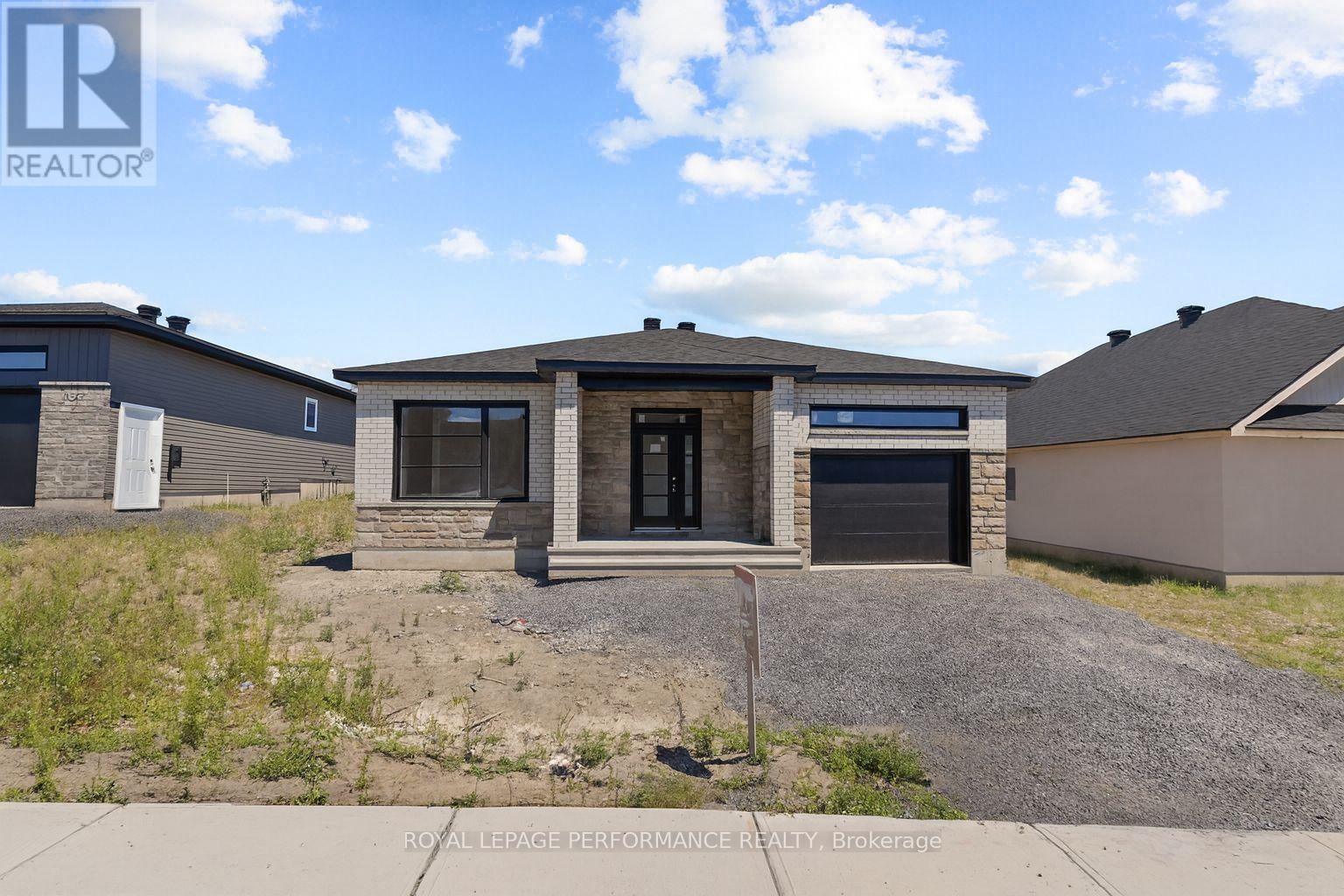 41 Forrester Way, South Stormont, Ontario  K0C 1P0 - Photo 2 - X12357009