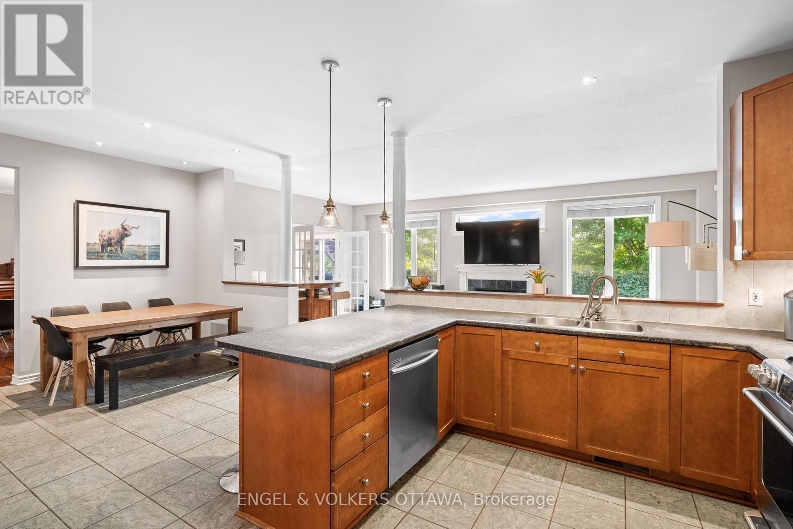 98 Anfield Crescent E, Ottawa, Ontario  K2G 7B7 - Photo 12 - X12357033