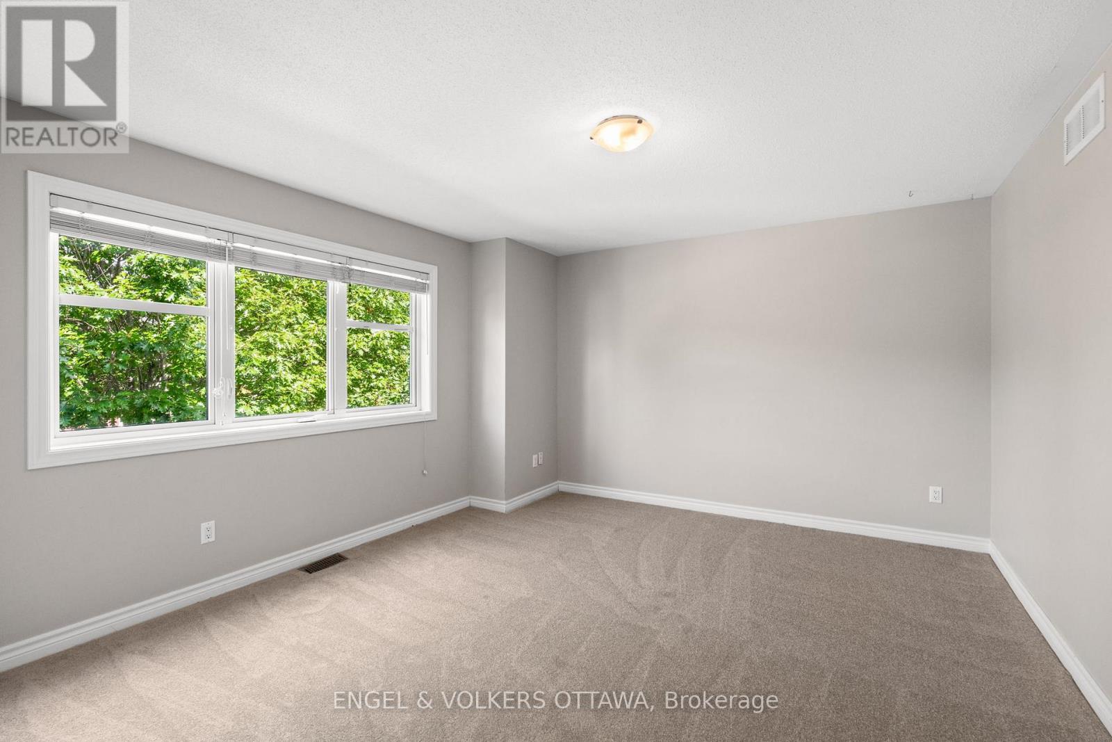 98 Anfield Crescent E, Ottawa, Ontario  K2G 7B7 - Photo 27 - X12357033