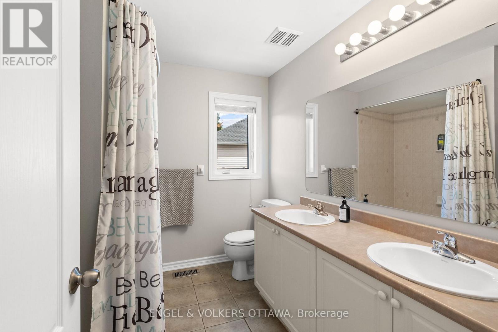 98 Anfield Crescent E, Ottawa, Ontario  K2G 7B7 - Photo 29 - X12357033