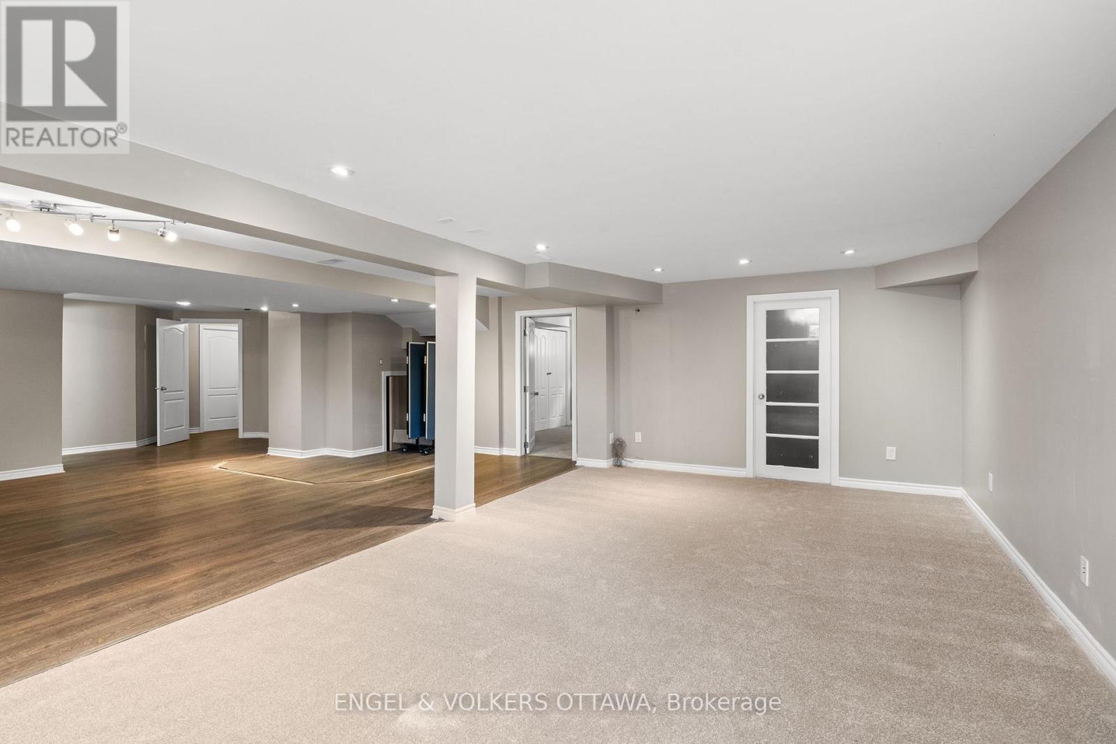 98 Anfield Crescent E, Ottawa, Ontario  K2G 7B7 - Photo 35 - X12357033