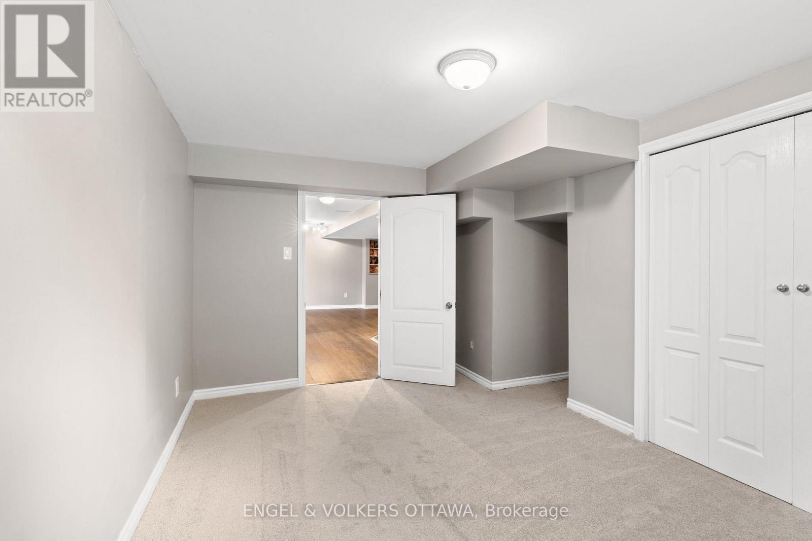 98 Anfield Crescent E, Ottawa, Ontario  K2G 7B7 - Photo 37 - X12357033