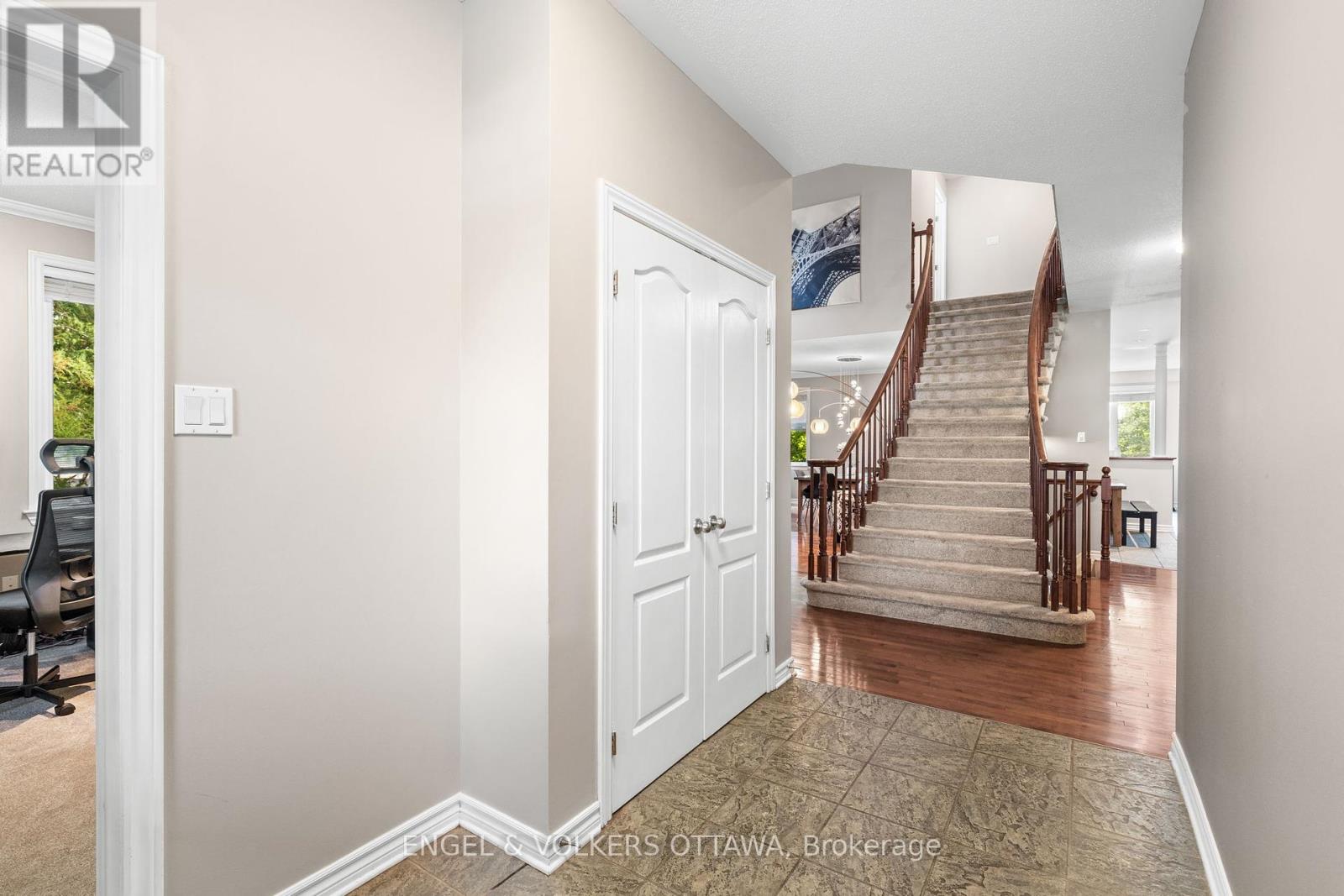 Property at 98 ANFIELD CRESCENT E image 4