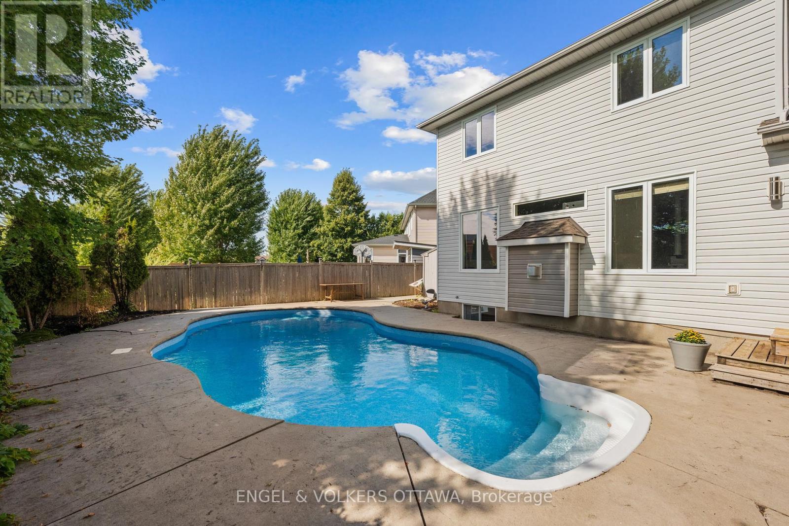 98 Anfield Crescent E, Ottawa, Ontario  K2G 7B7 - Photo 41 - X12357033
