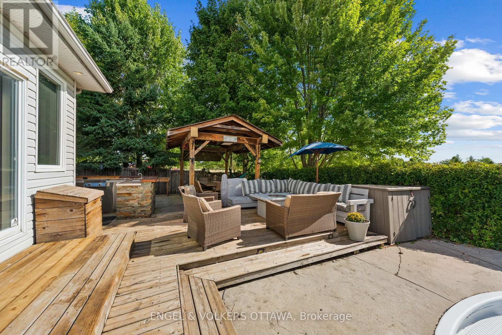 98 Anfield Crescent E, Ottawa, Ontario  K2G 7B7 - Photo 43 - X12357033