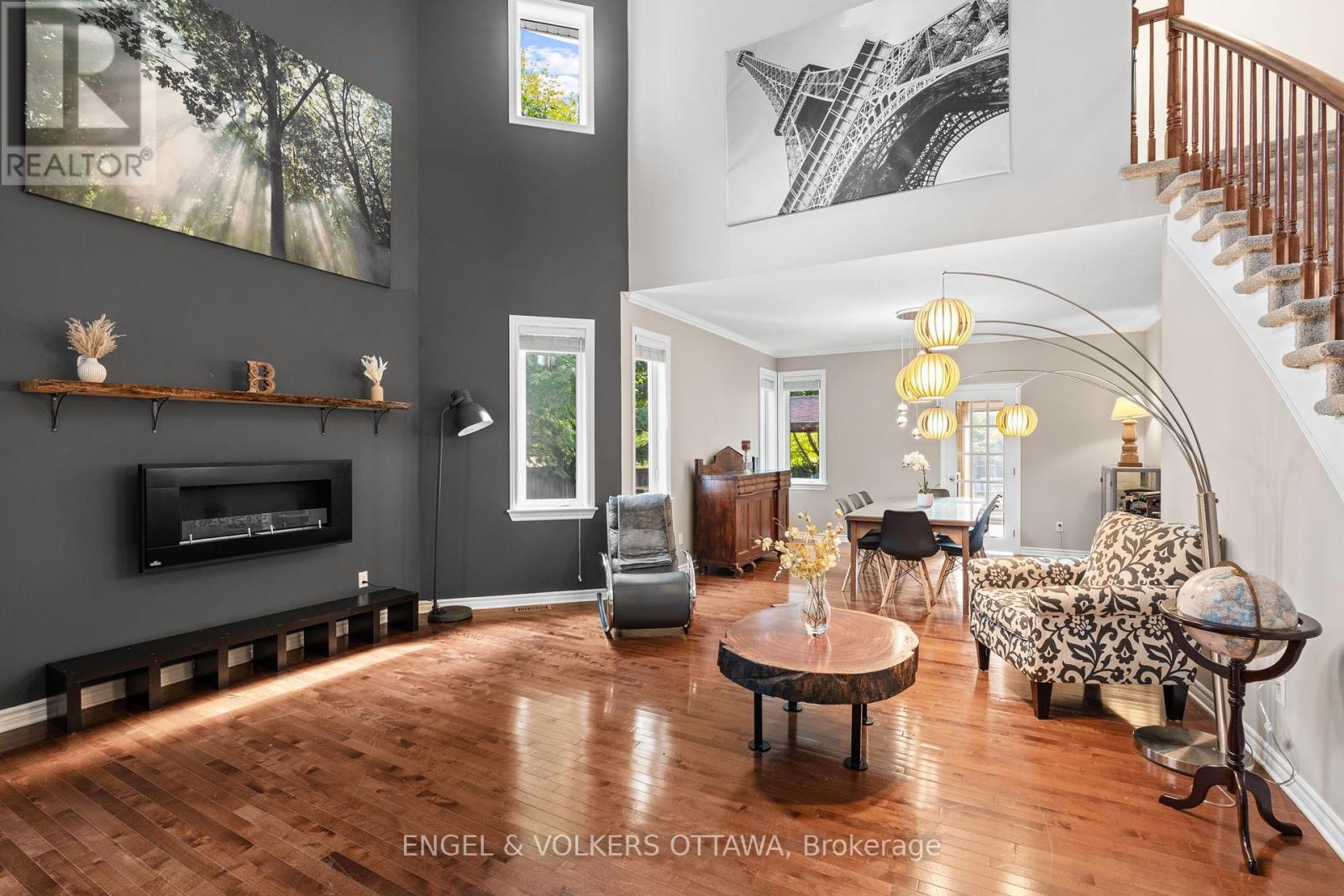 Property at 98 ANFIELD CRESCENT E image 5