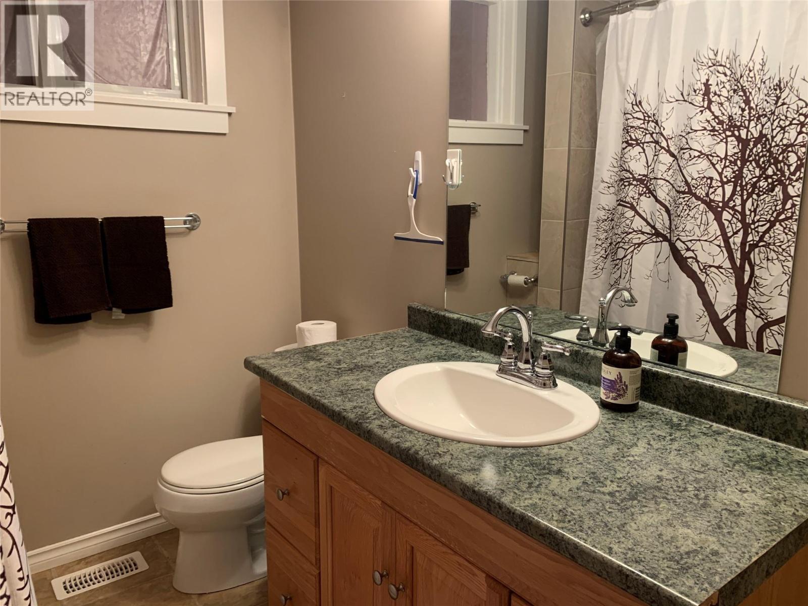 6800 Learmouth Road, Coldstream, British Columbia  V1B 3G9 - Photo 14 - 10360194