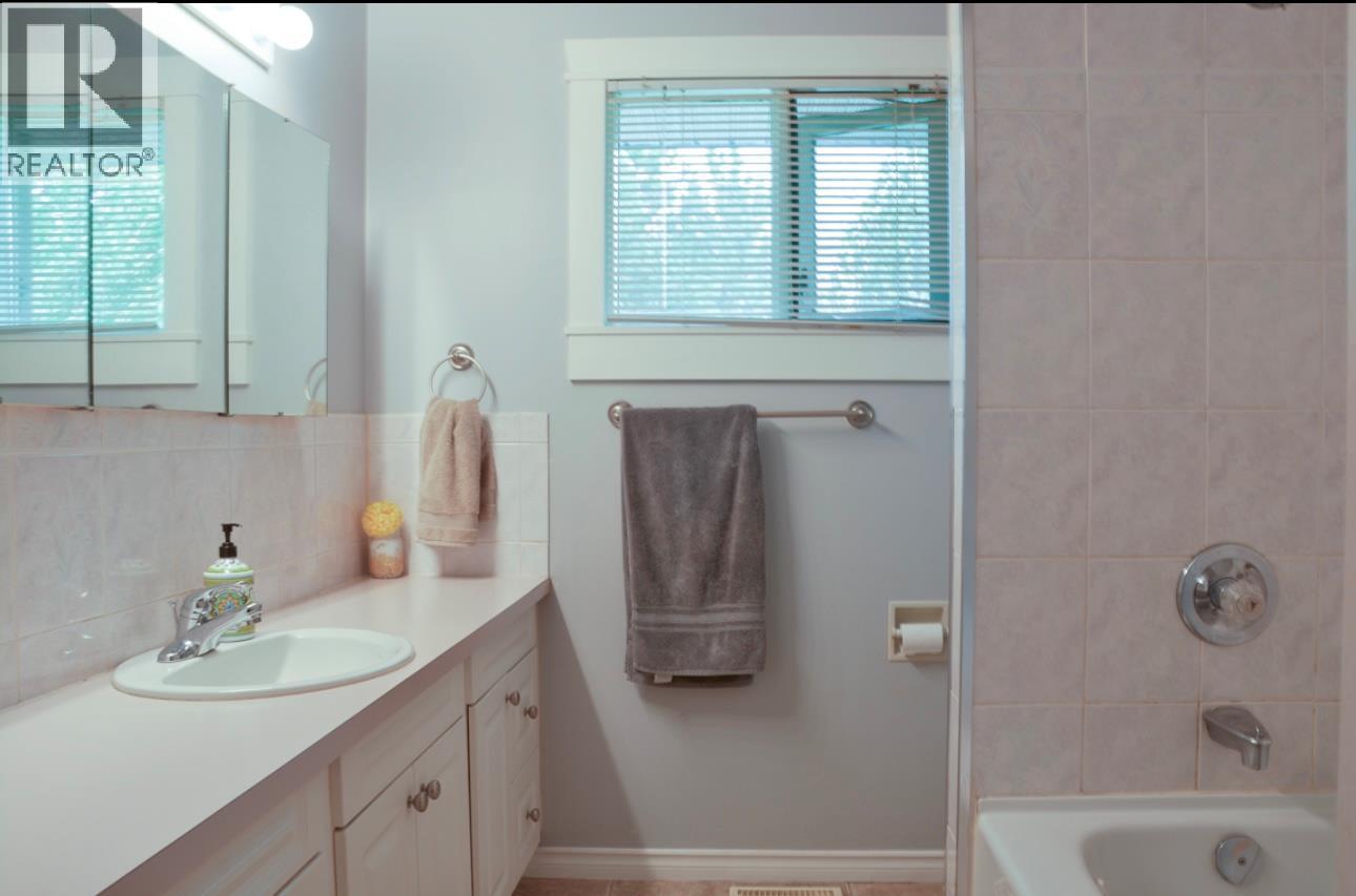 6800 Learmouth Road, Coldstream, British Columbia  V1B 3G9 - Photo 28 - 10360194
