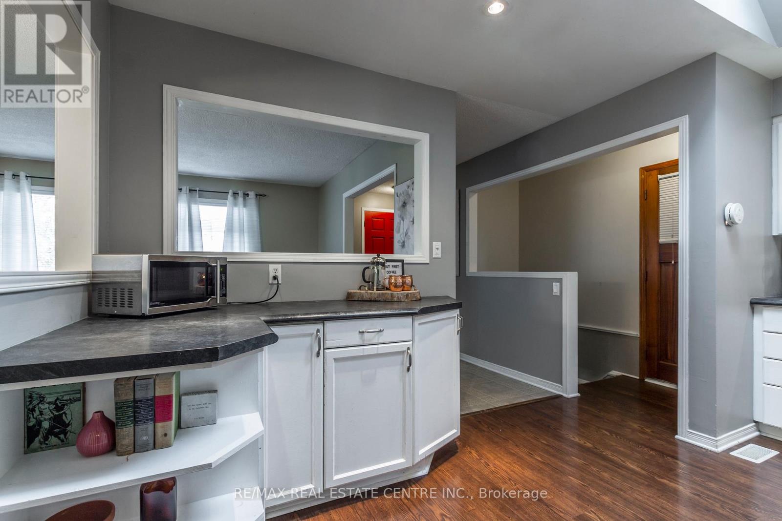 34 Milton Heights Crescent, Milton, Ontario  L9T 2W7 - Photo 12 - W12356971