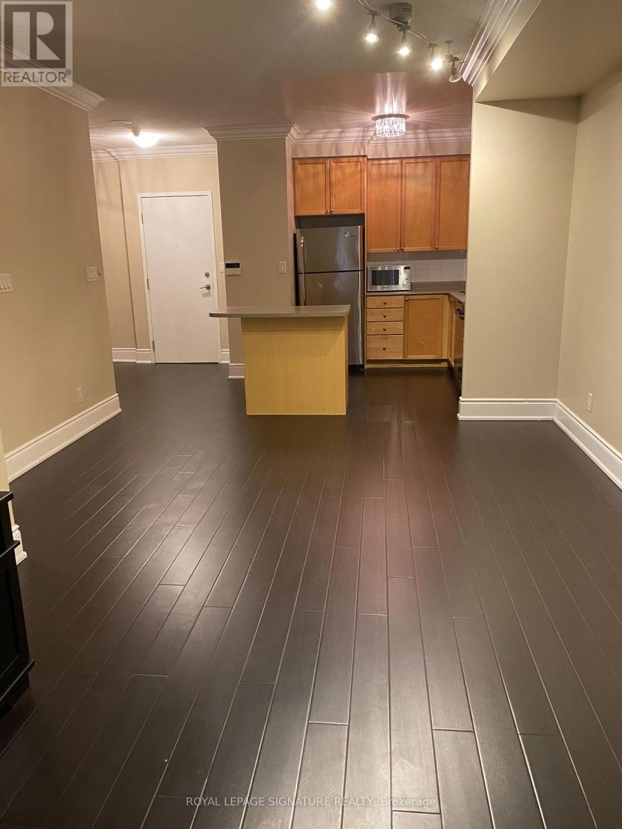 202 - 3880 Duke Of York Boulevard, Mississauga, Ontario  L5B 4M7 - Photo 3 - W12356979