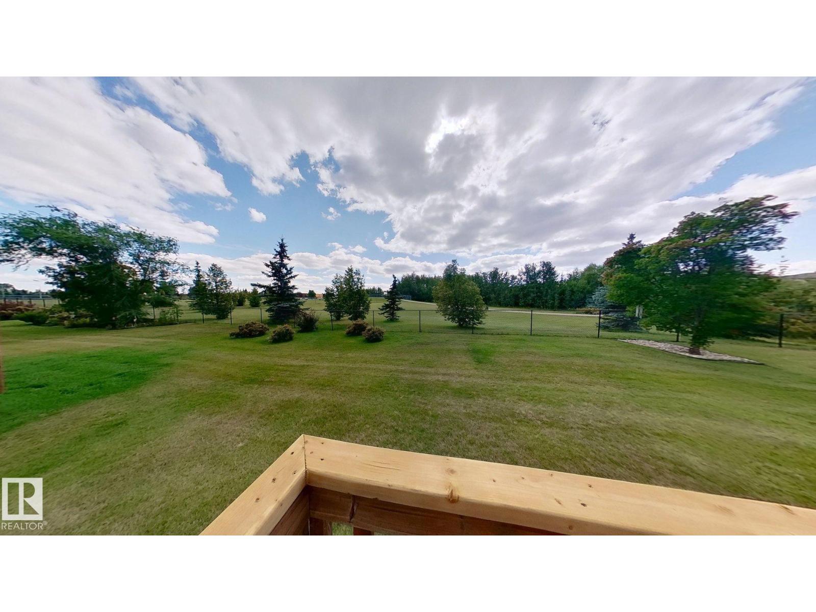 Property at 116 WESTERRA BV image 2